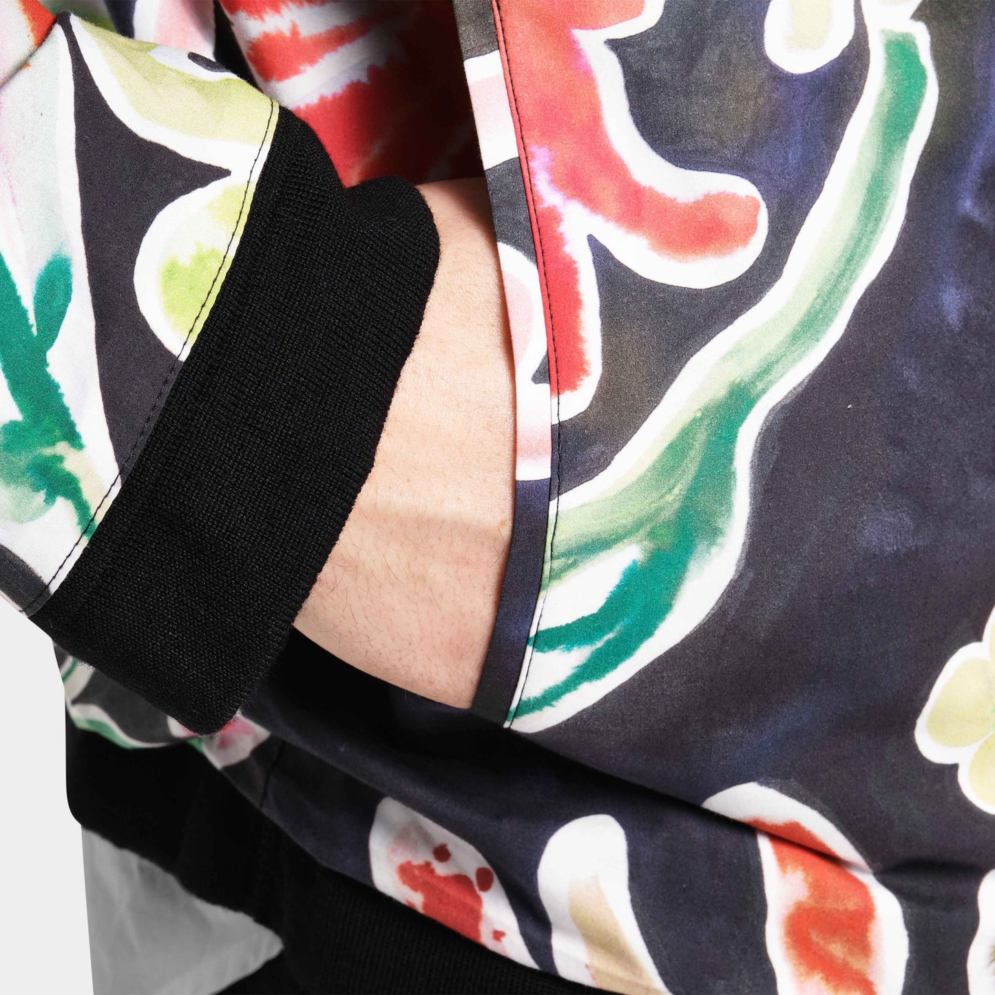 OMEN Strickjacke Bond Pompei Night Soil Blossom am model