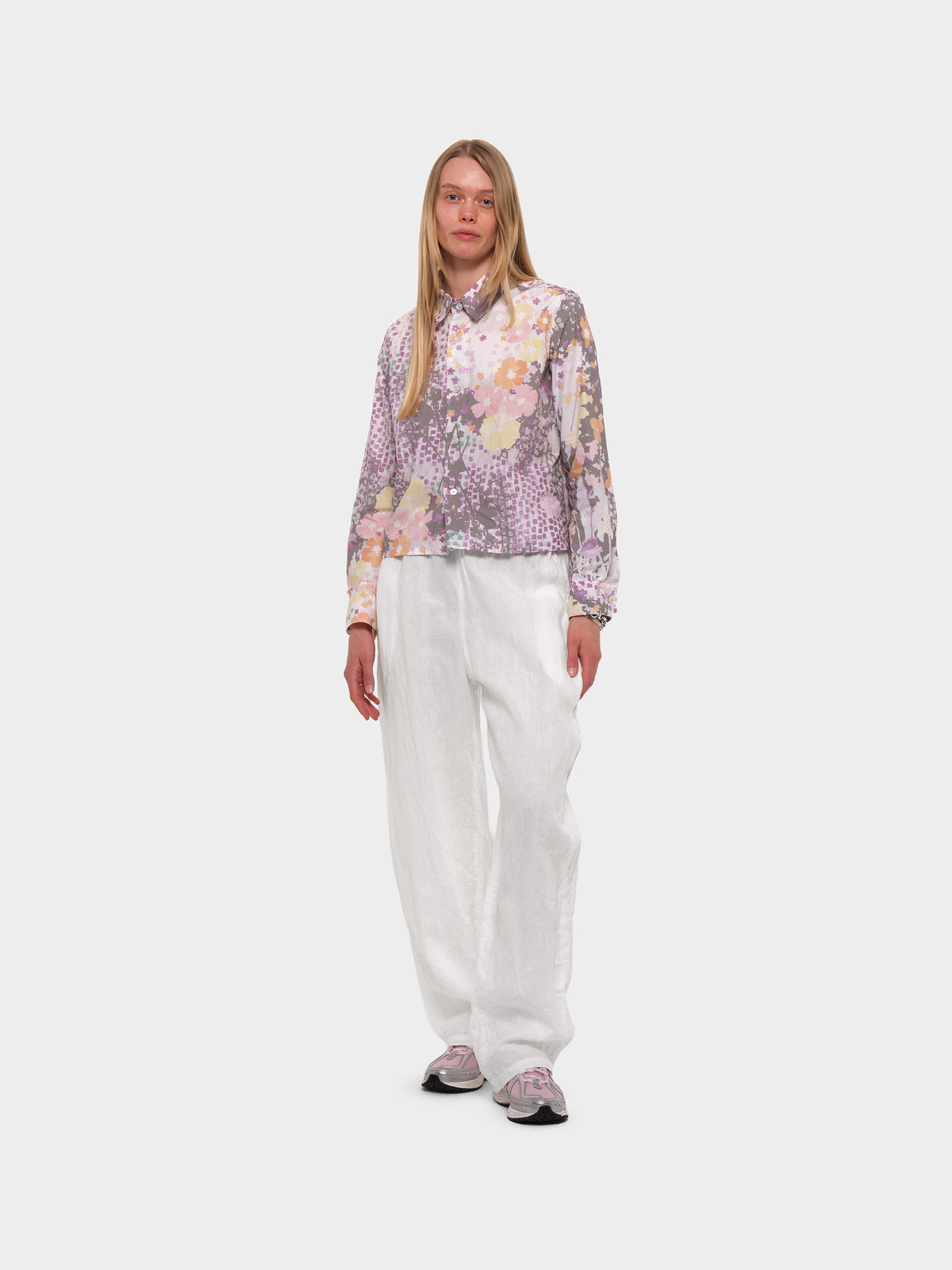 OMEN Oberteil Abigail Popeline Malve am model
