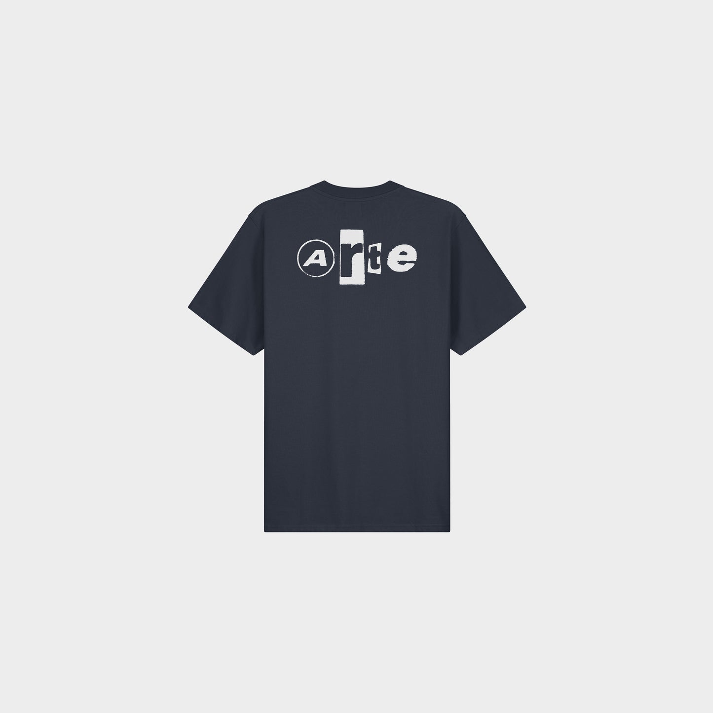 Arte Antwerp Back Collage T-Shirt in Farbe navy