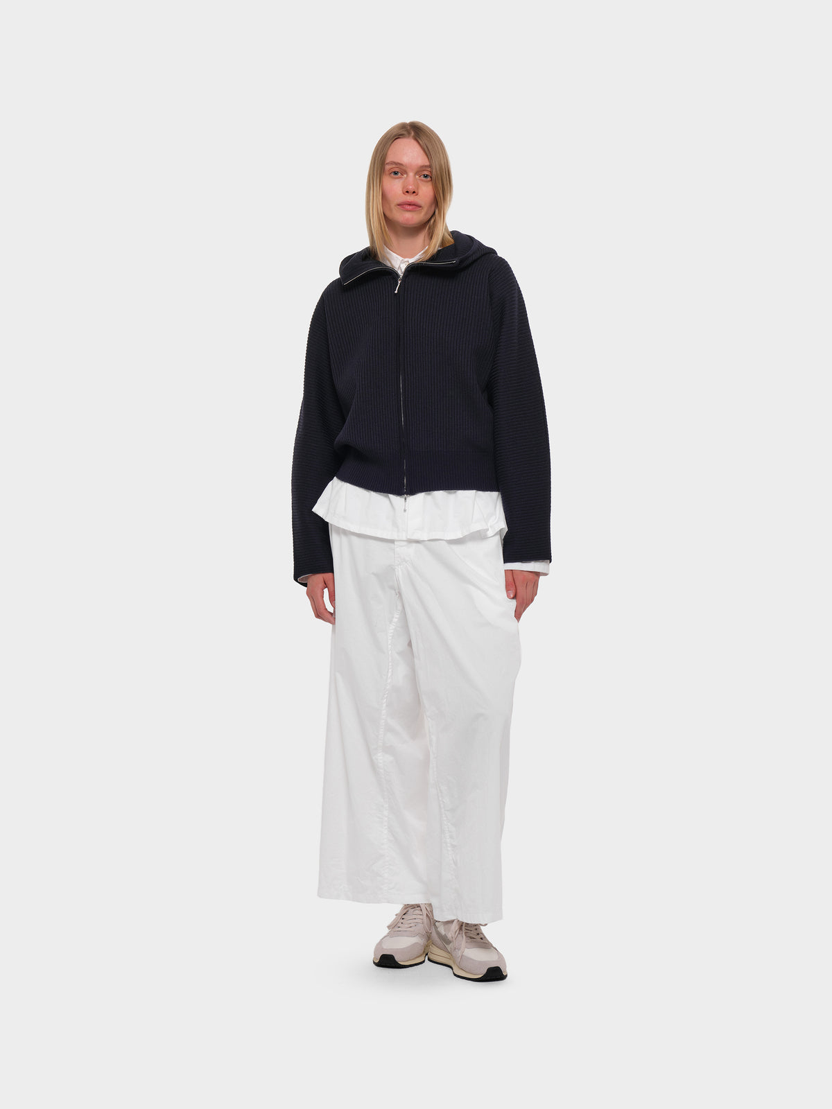 OMEN Strickjacke Sakura Rippe am model