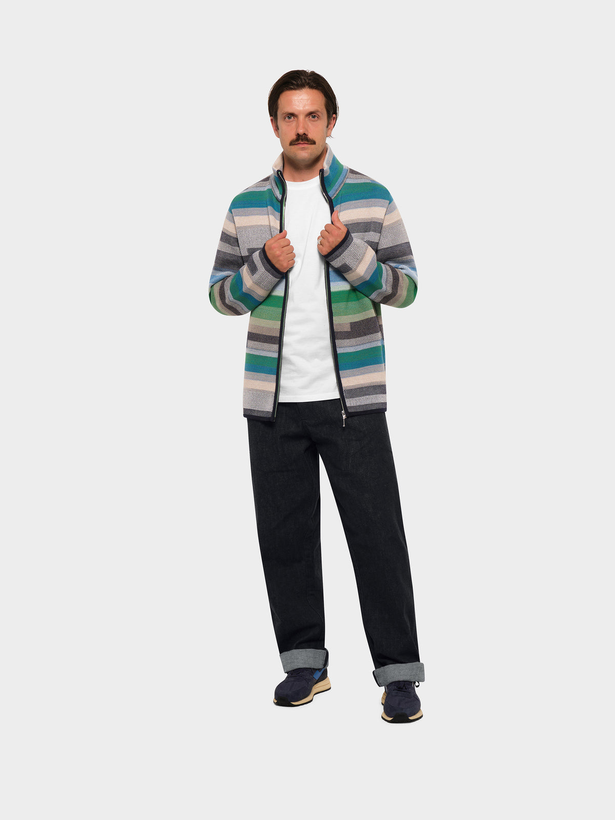 OMEN Strickjacke Filo São Paulo Meadow am model