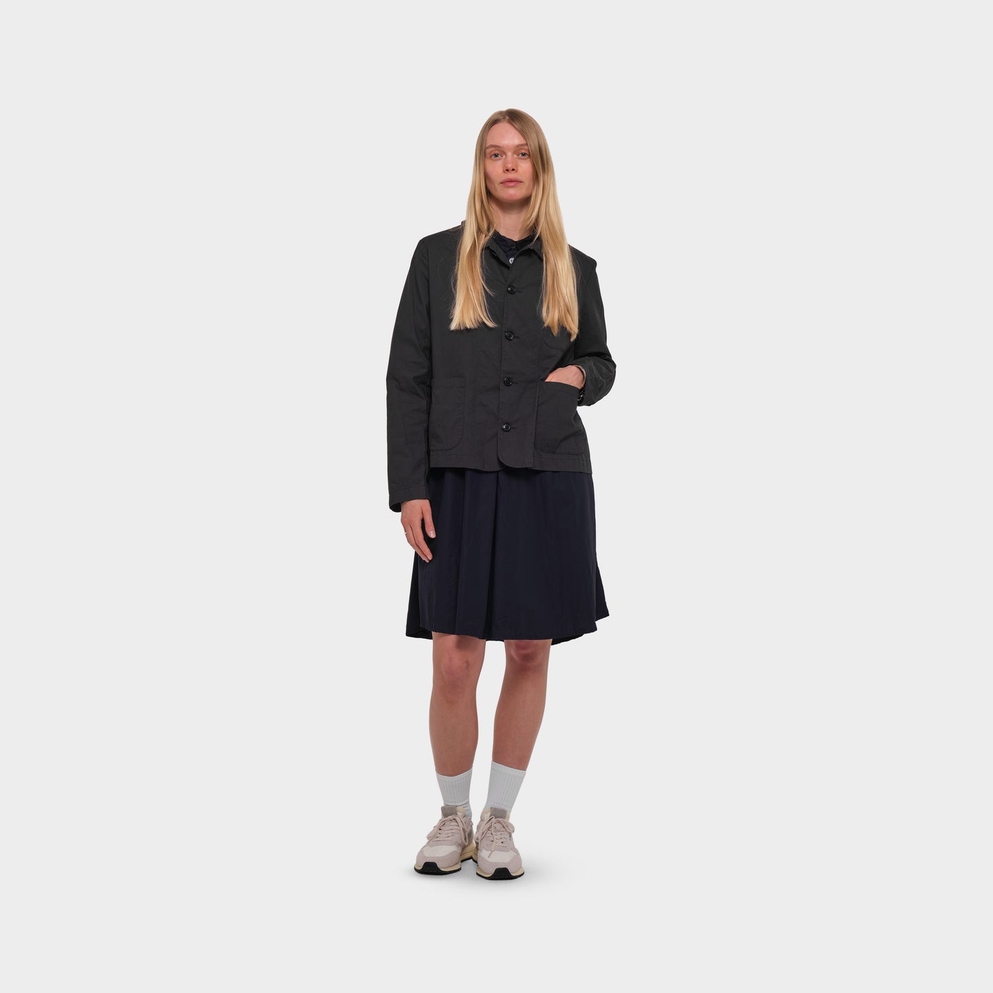 OMEN Sakko Saphir Agnese am model