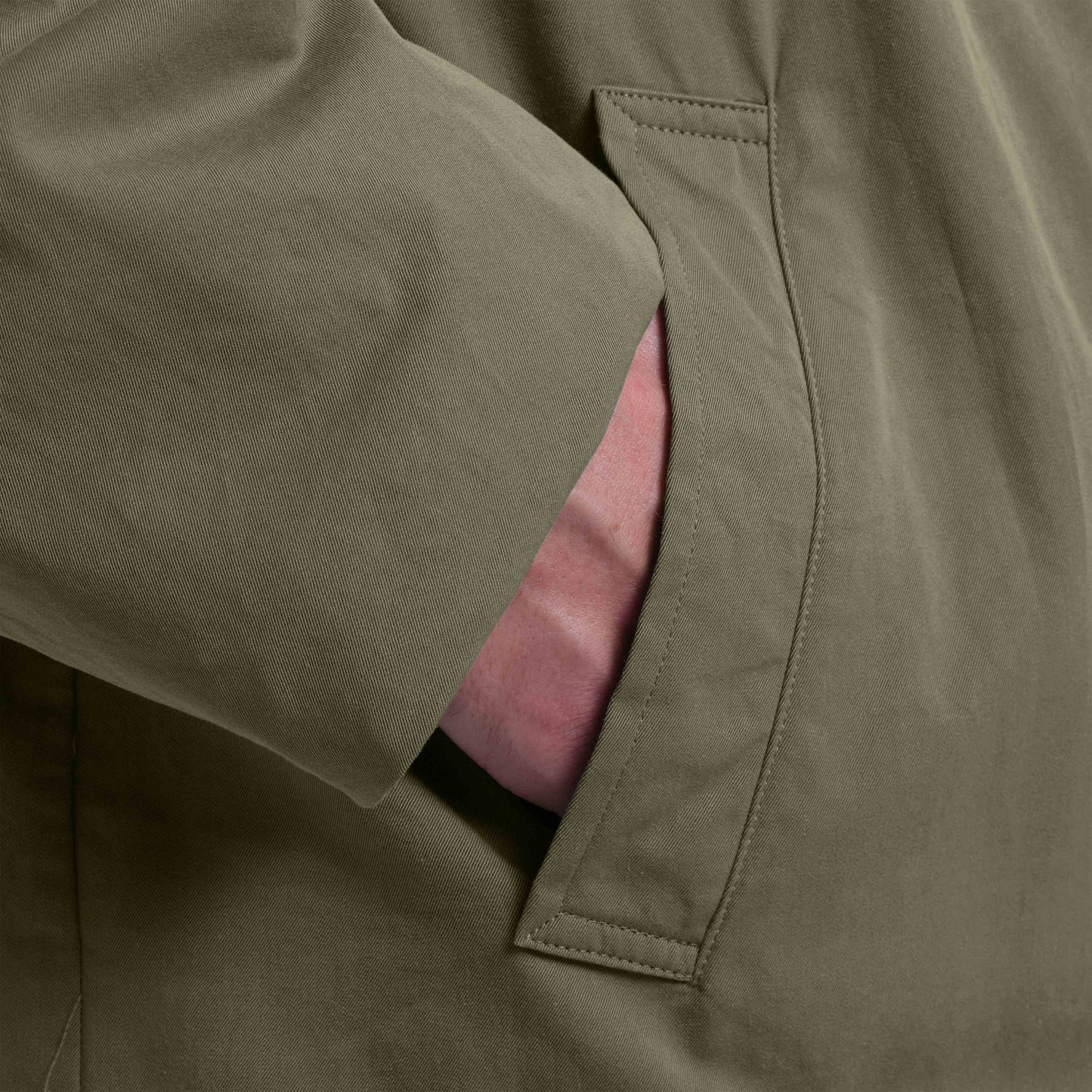 OMEN Mantel Johann Manny am model