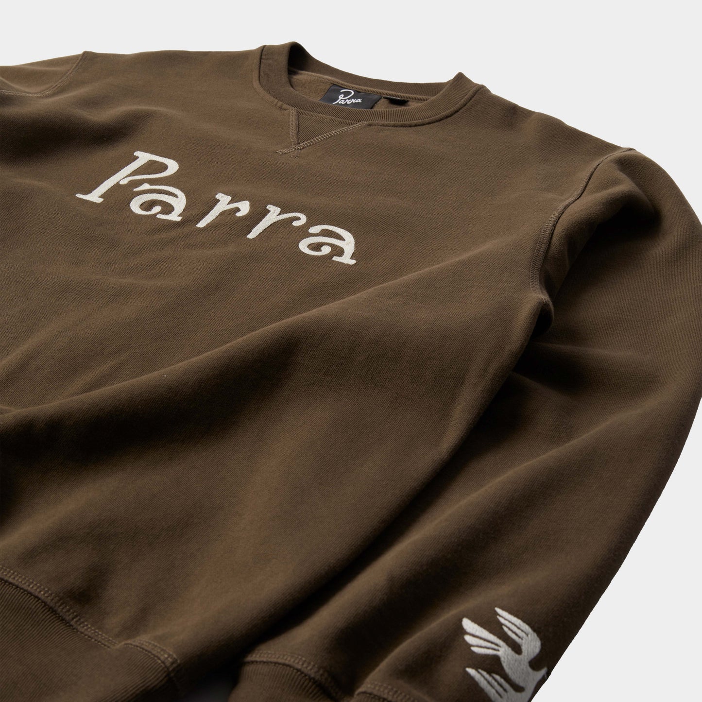 by Parra Weird Trad Logo Crew Neck Sweatshirt in Farbe brown