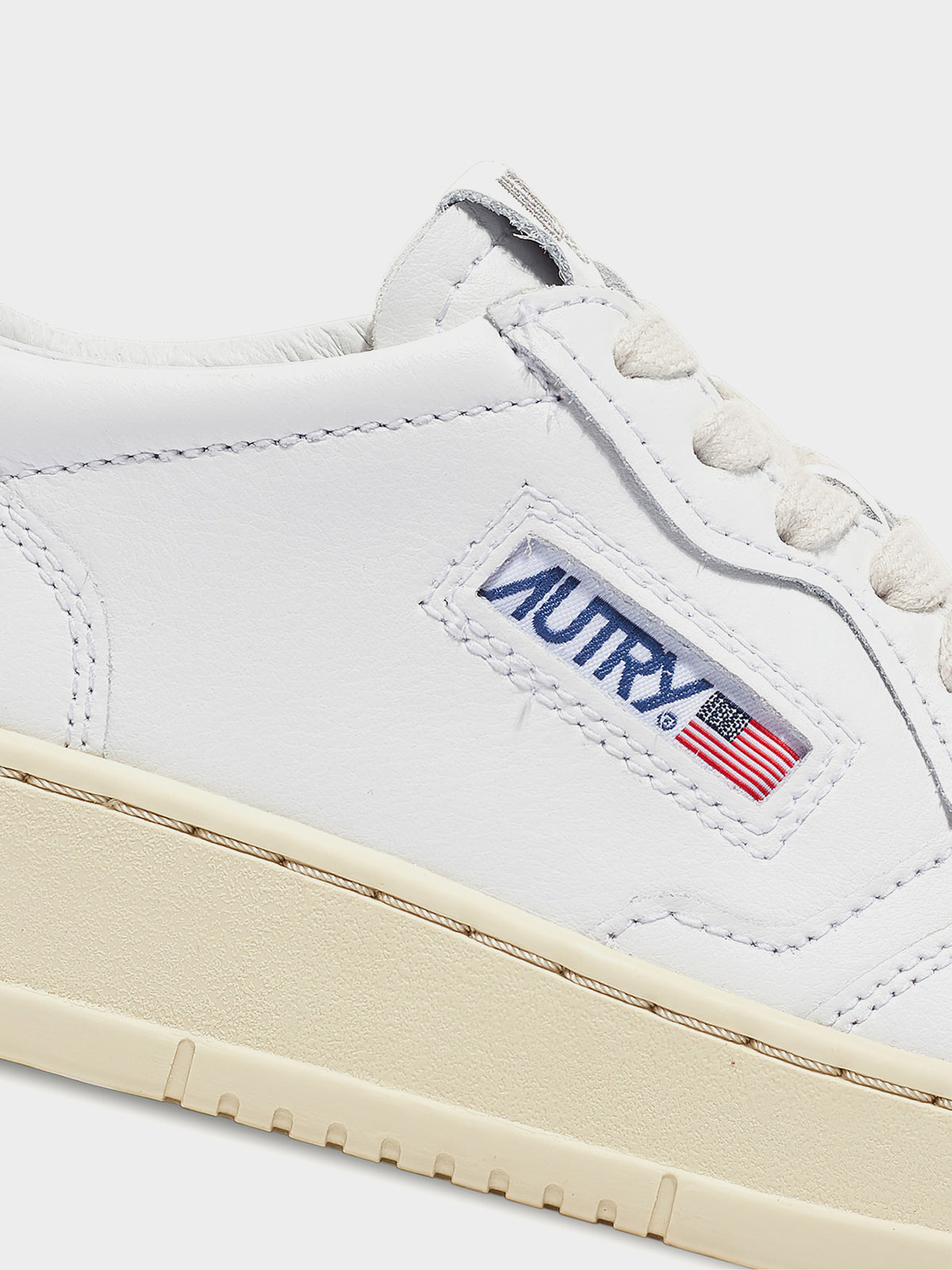 Autry Medalist Low M LL15 in Farbe white