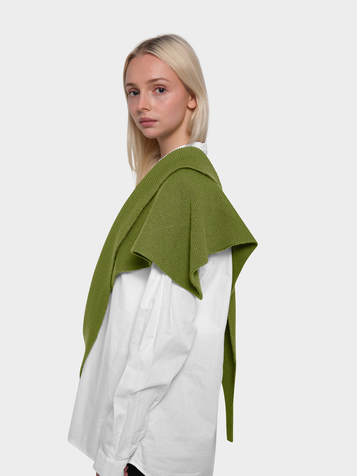 OMEN Dreieckstuch LL am model