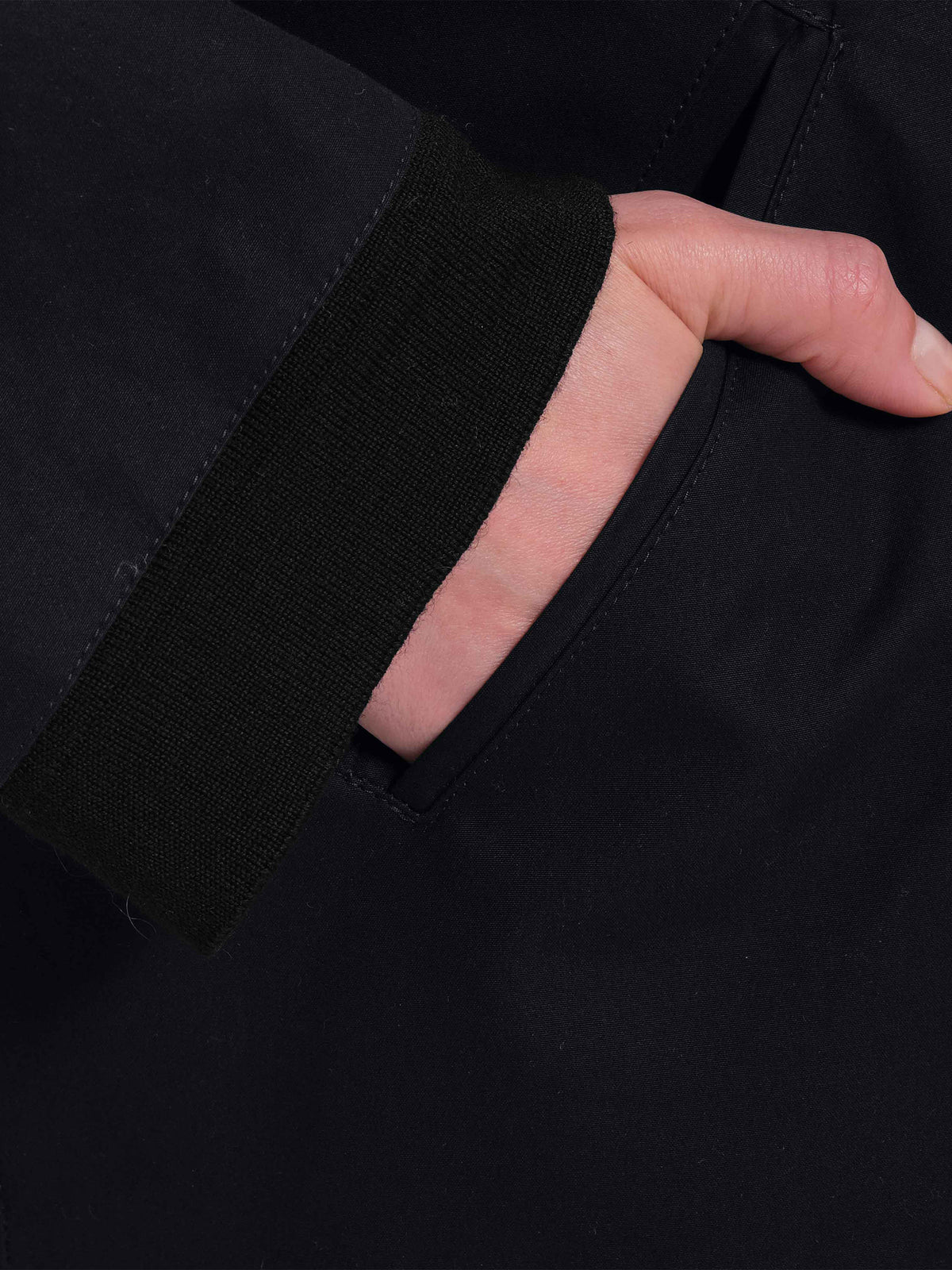 OMEN Strickjacke Tracy Matrix Eta Proof am model
