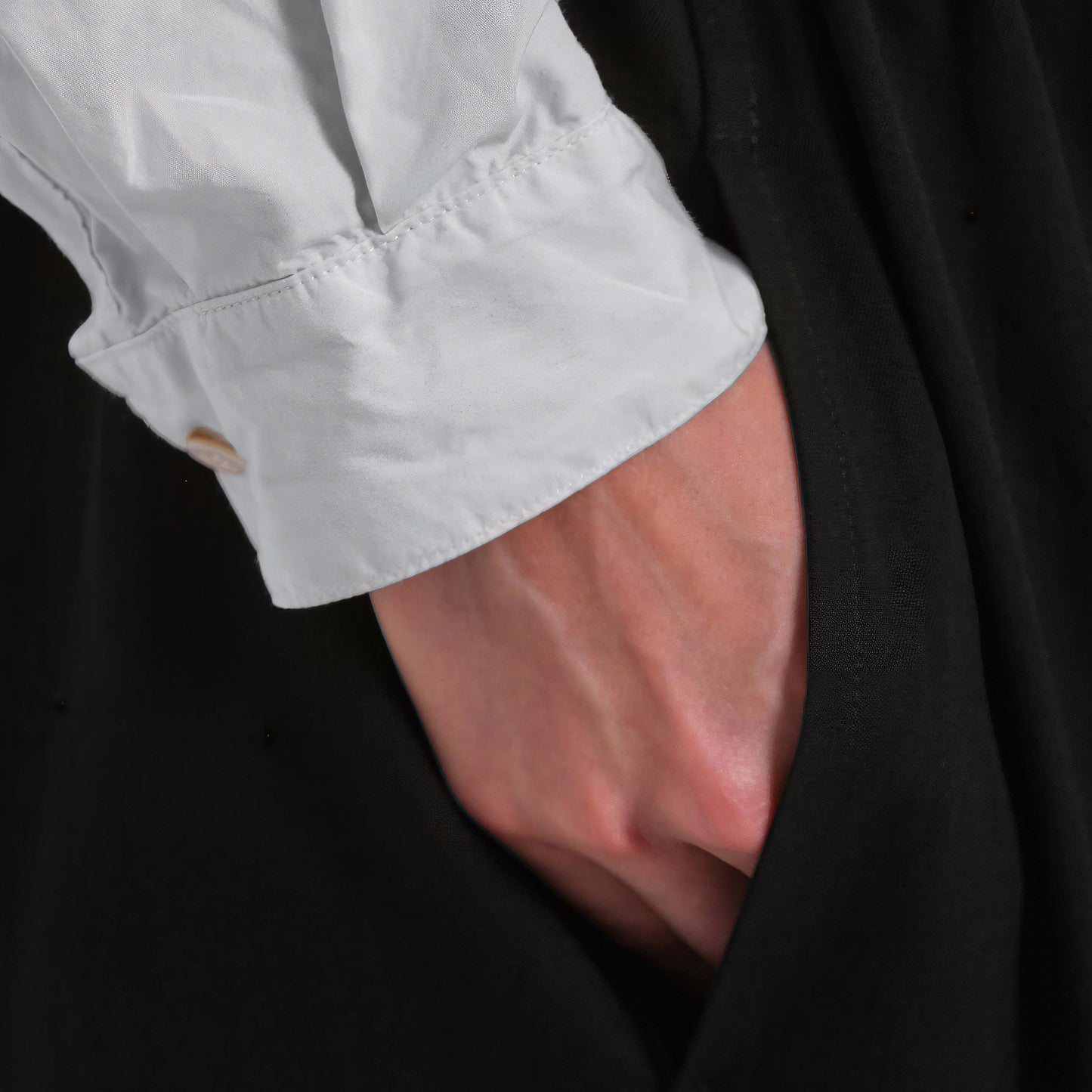 OMEN Hose Vita Olivi am model