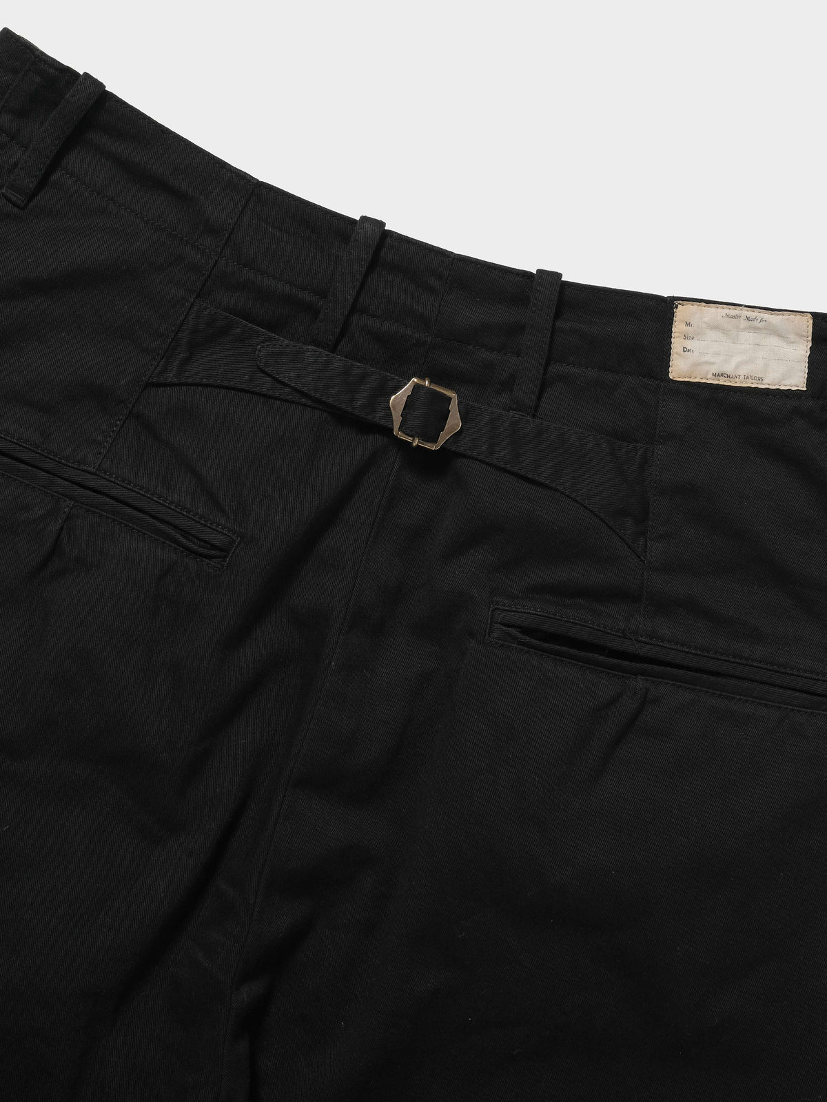 Kapital Nime in der Farbe black
