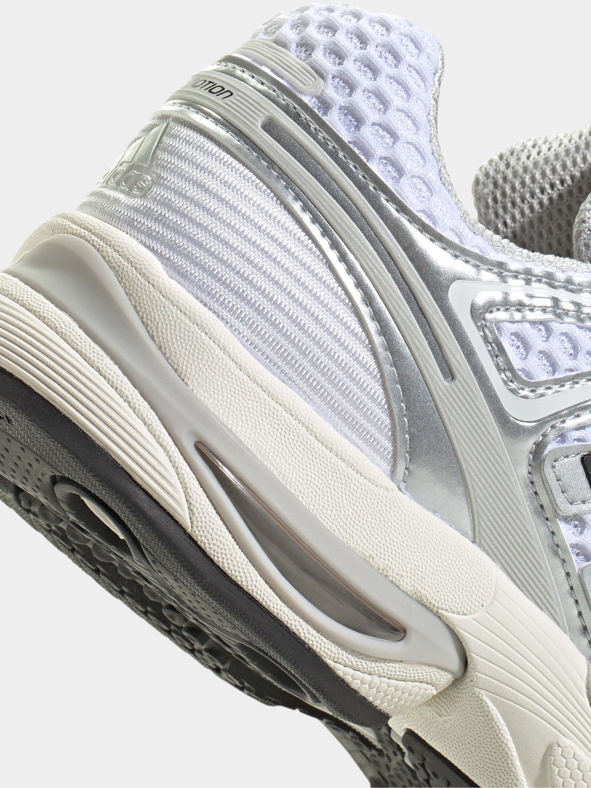 Adidas Adistar Control 5 in Farbe silvermetallic_greyone_coreblack
