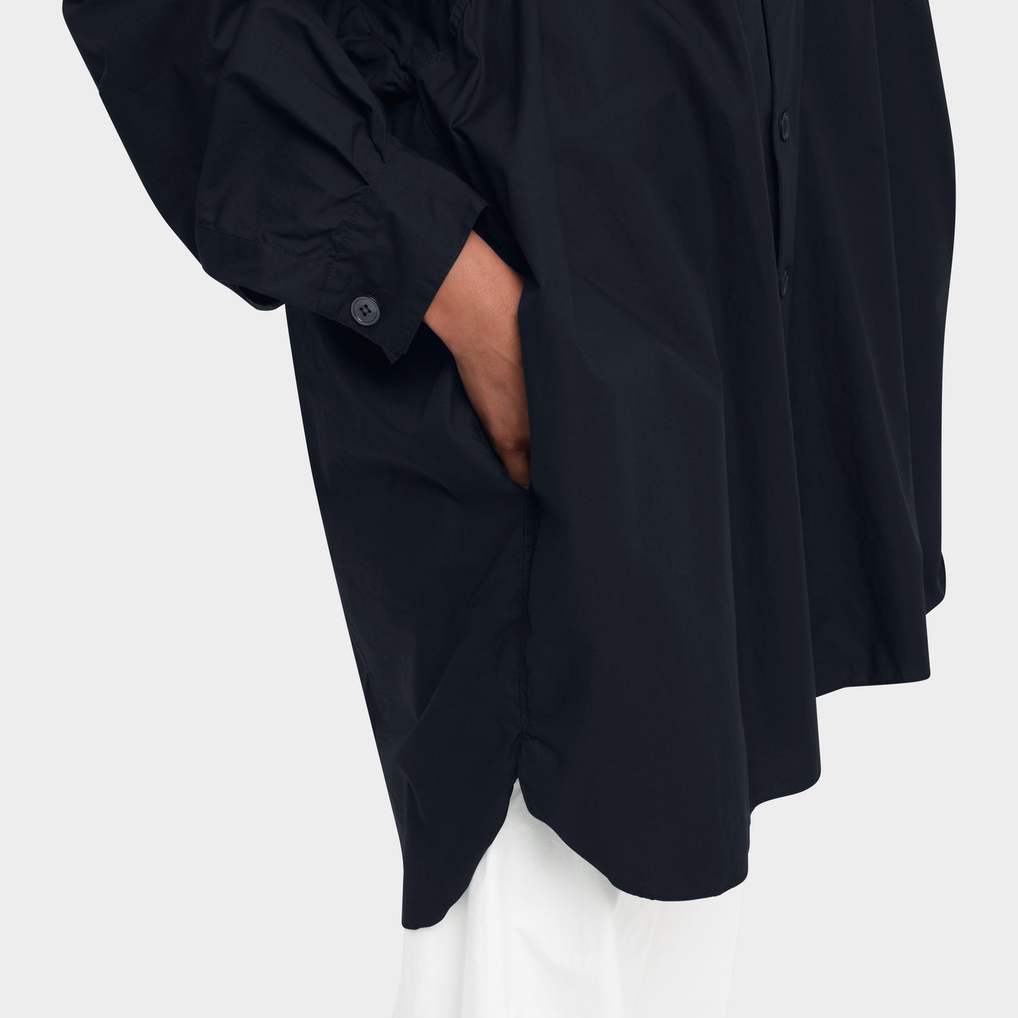 OMEN Oberteil Palma Kurz Agnese am model