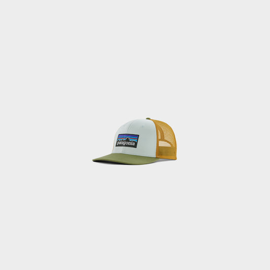 Patagonia P-6 Logo Trucker Hat in Farbe wispy_green