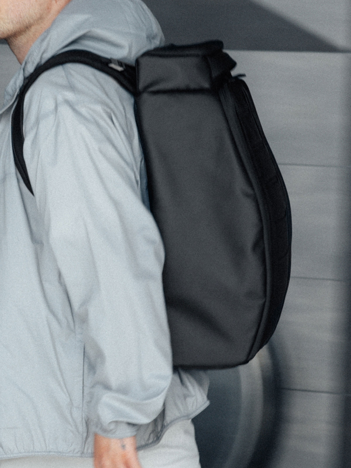 Db Journey Hugger Backpack 30L in Farbe blackout
