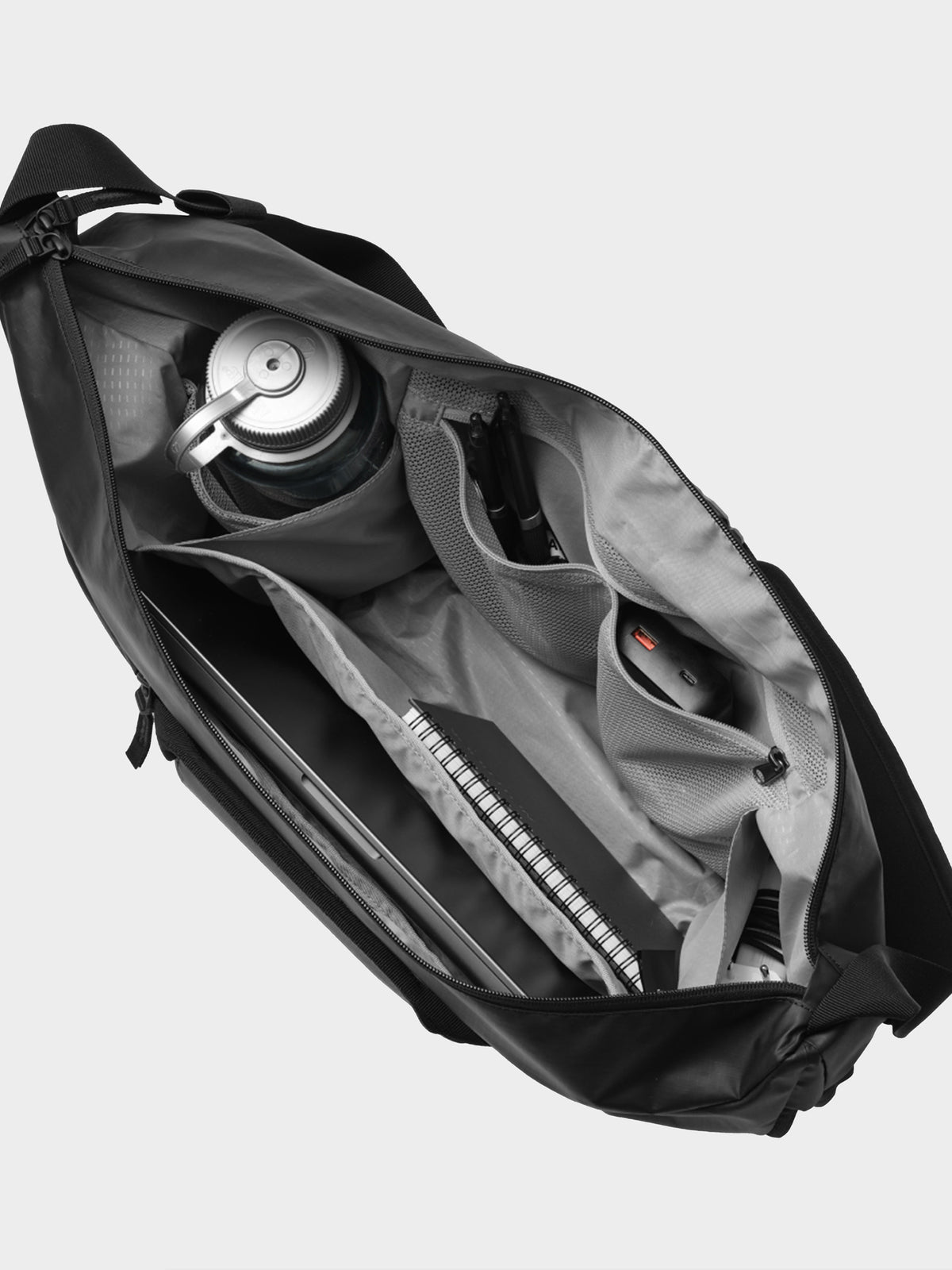 Db Journey Ramverk Pro Sling Bag 24L in Farbe blackout