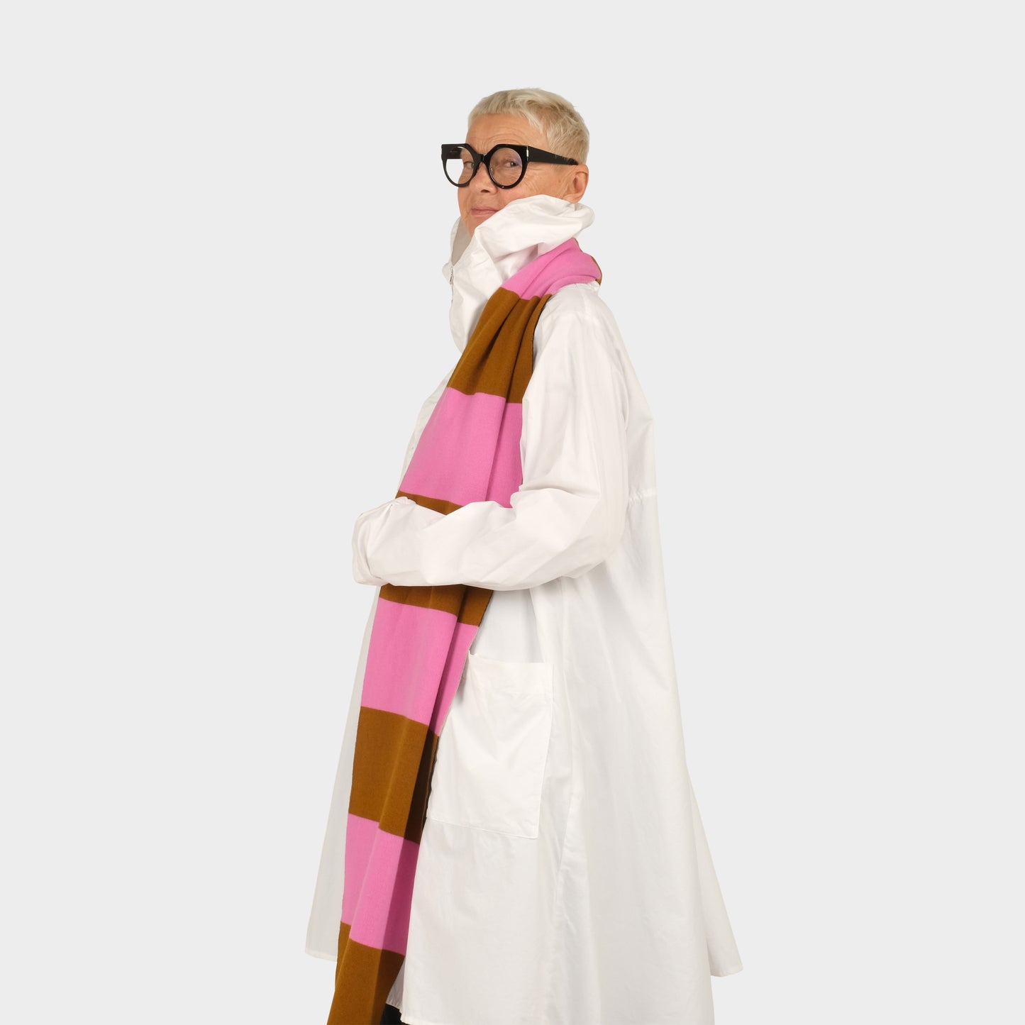 OMEN Kleid Drops Bombardiere am model