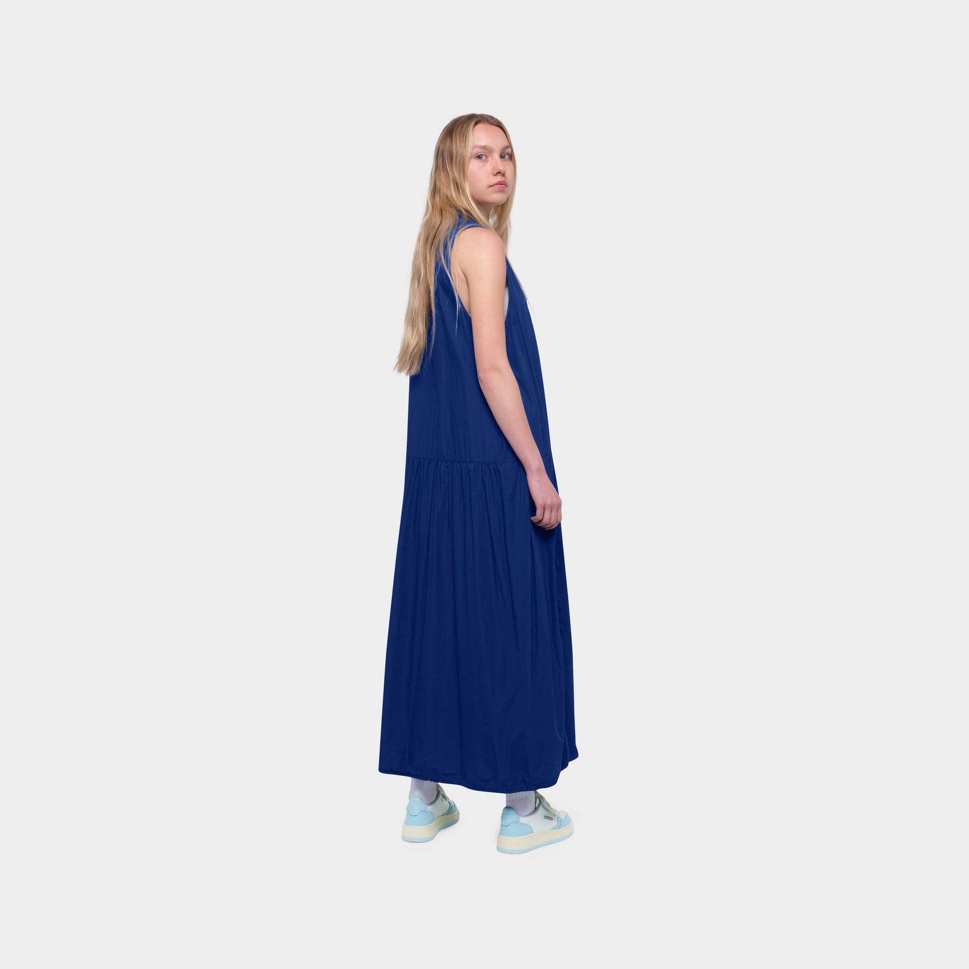 OMEN Kleid Waerme Super Piu am model