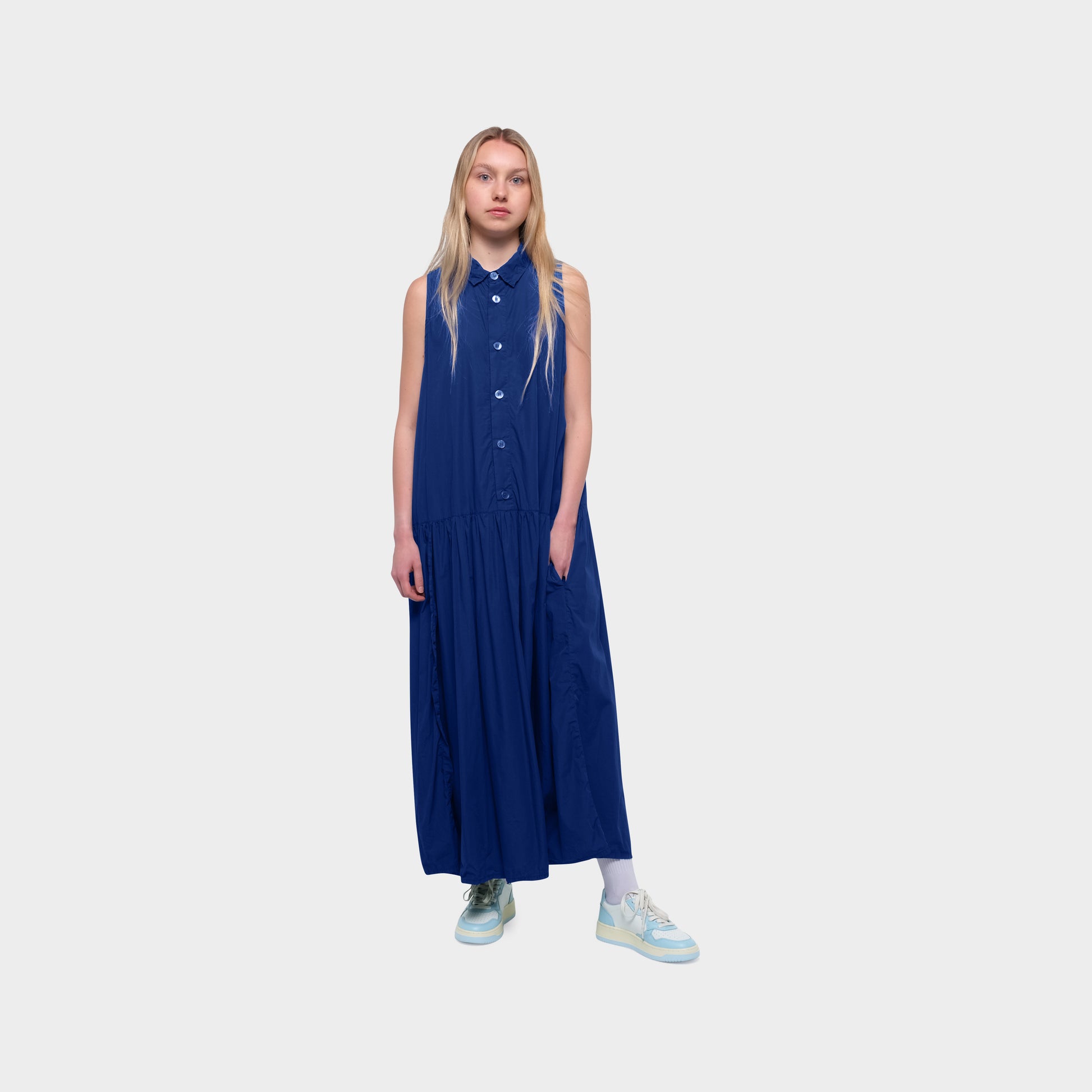 OMEN Kleid Waerme Super Piu am model