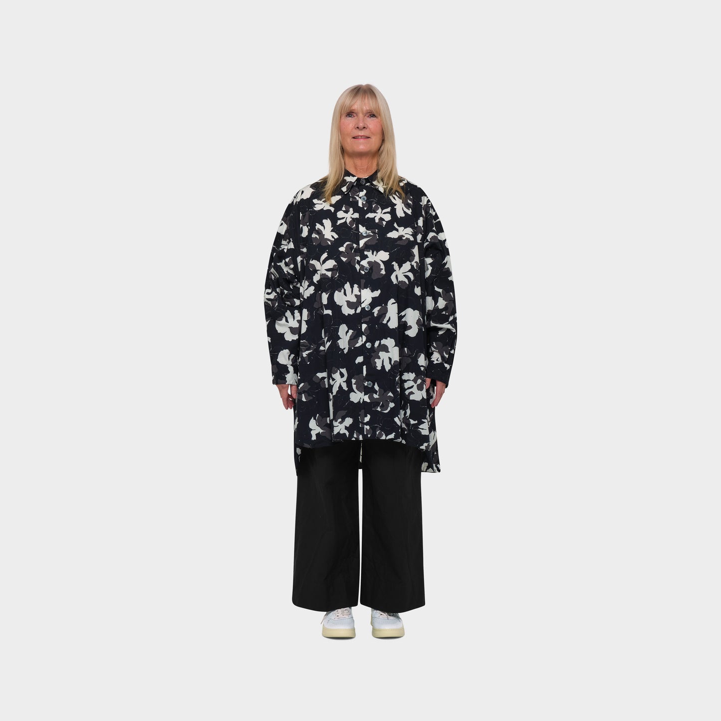 OMEN Oberteil Palma Kurz Popeline am model