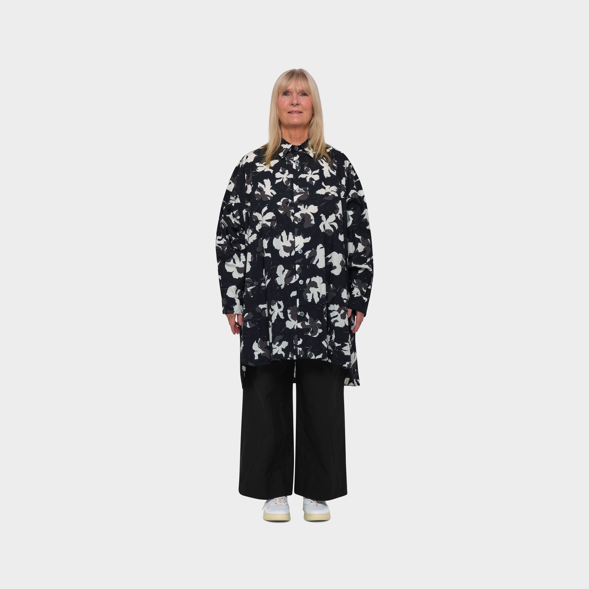 OMEN Oberteil Palma Kurz Popeline am model