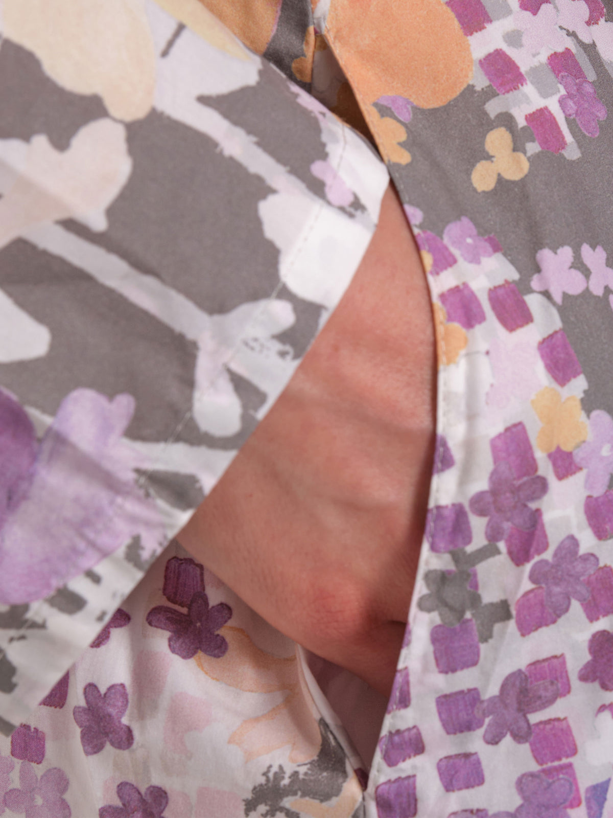 OMEN Kleid Bow Popeline Malve am model