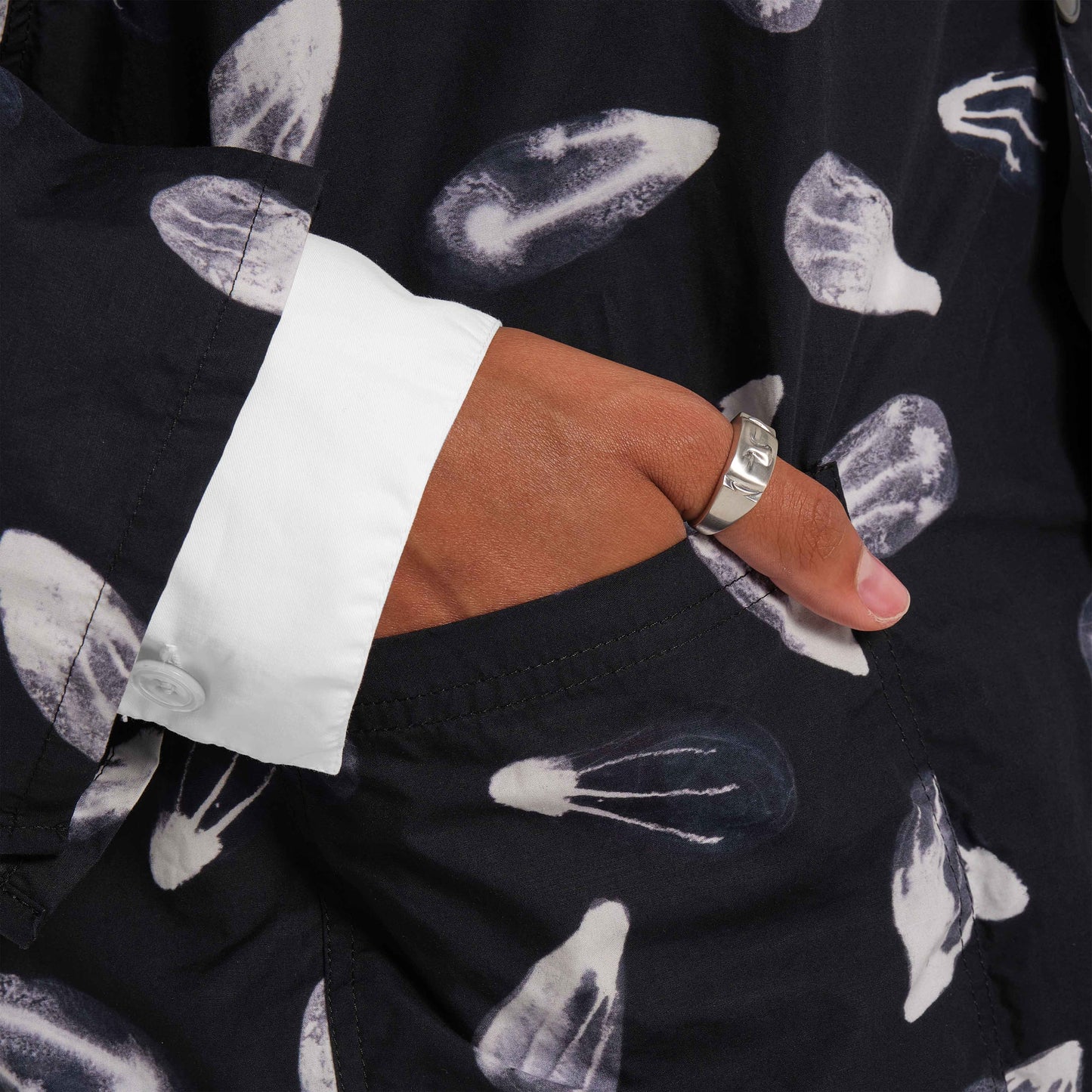 OMEN Oberteil Mylo Popeline Feuerstein am model