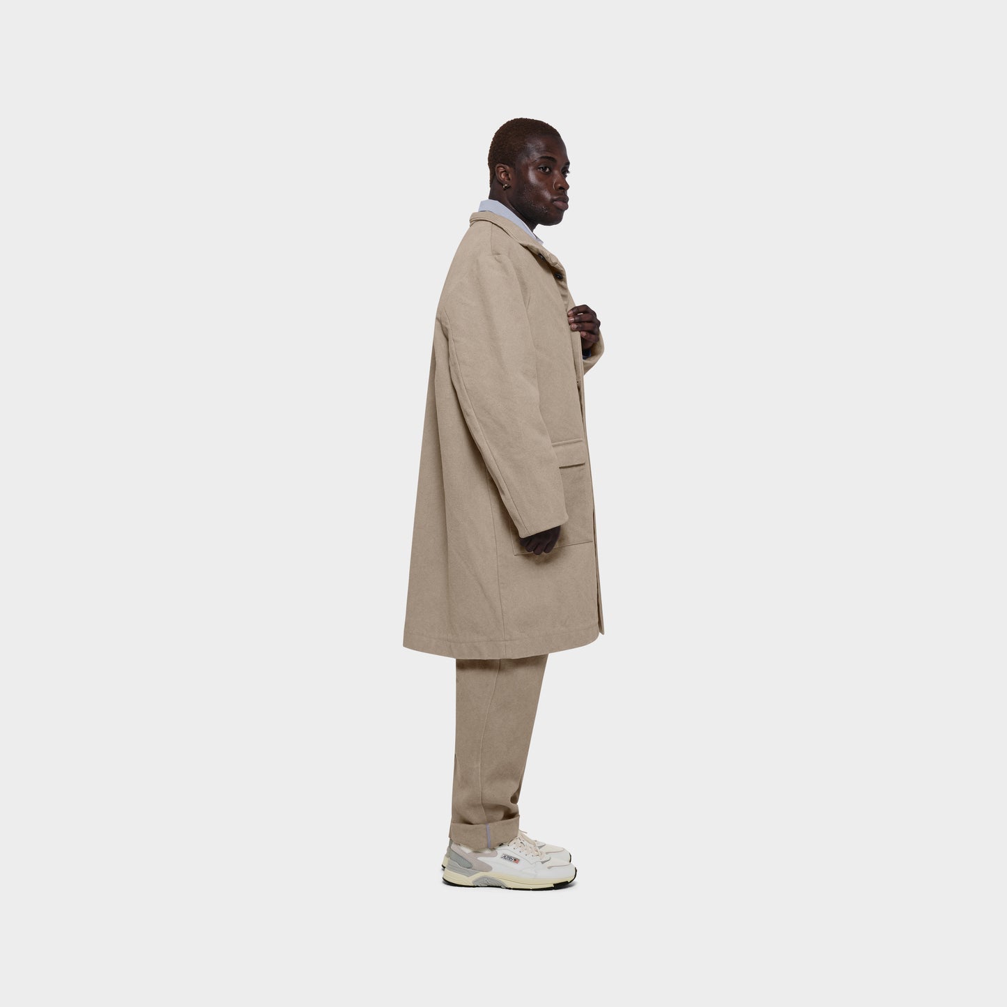 OMEN Mantel Kliff Giglio am model