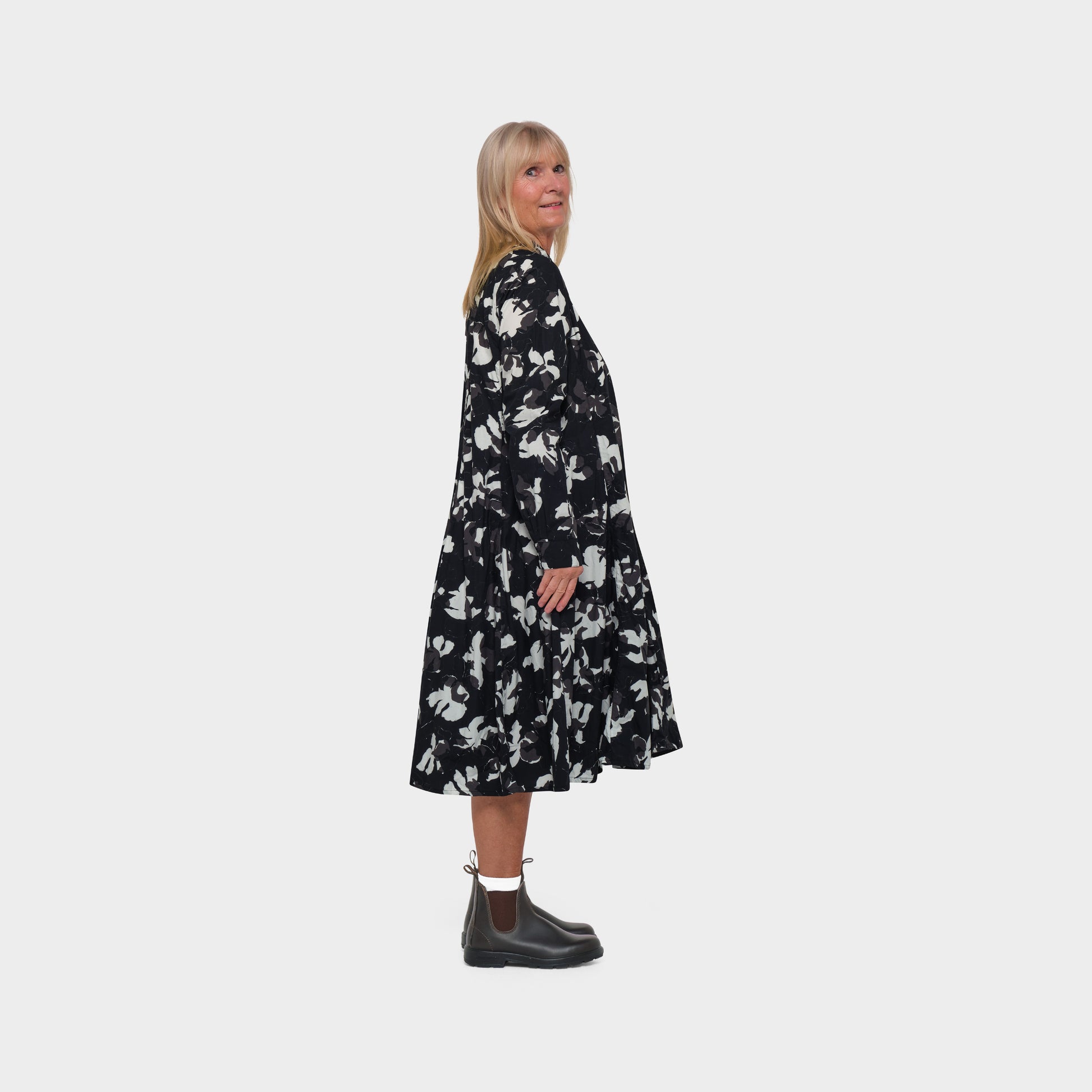 OMEN Kleid Felice Popeline am model