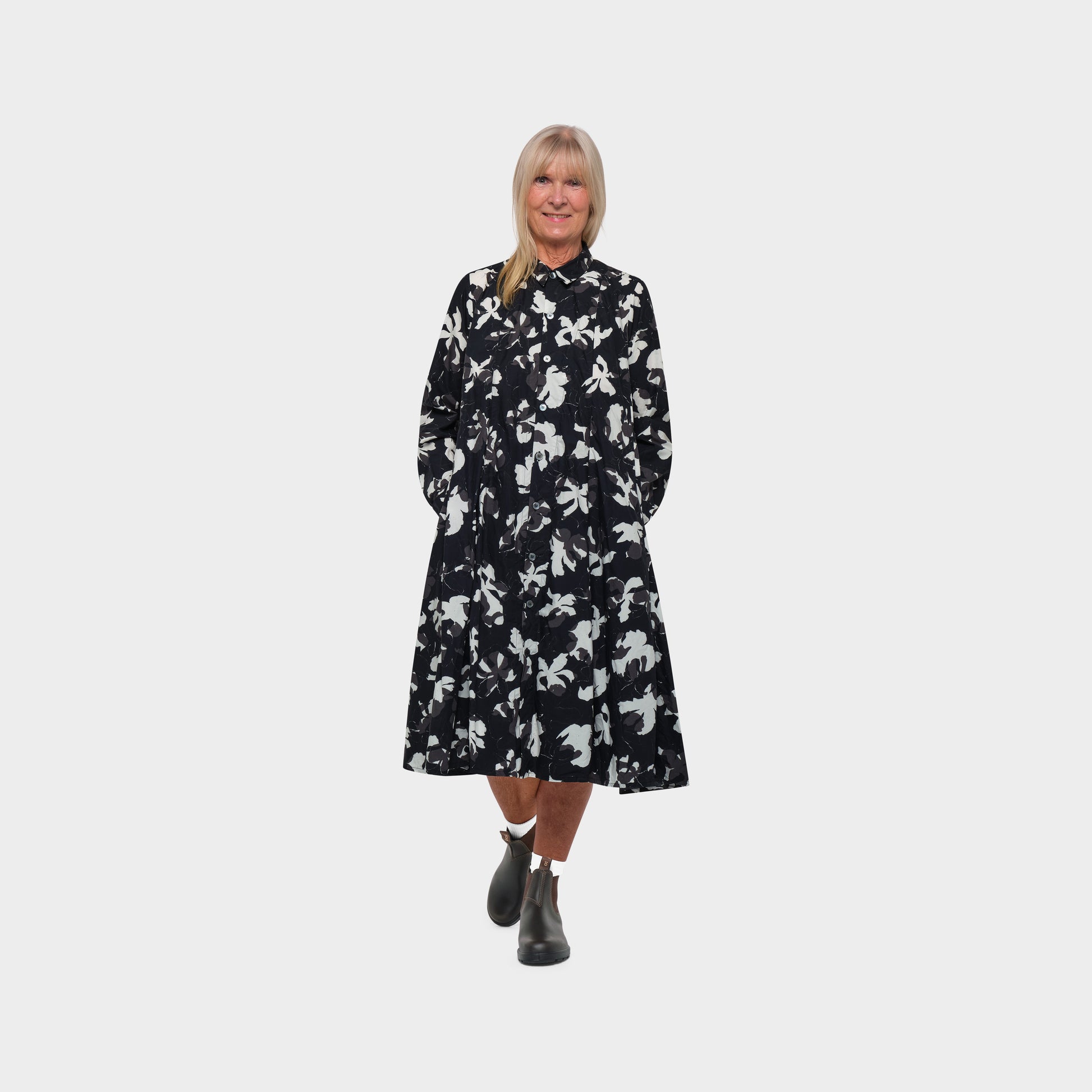OMEN Kleid Felice Popeline am model