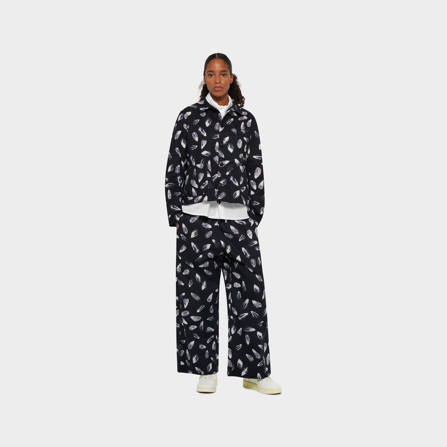 OMEN Sakko Saphir Heavy Twill Feuerstein am model