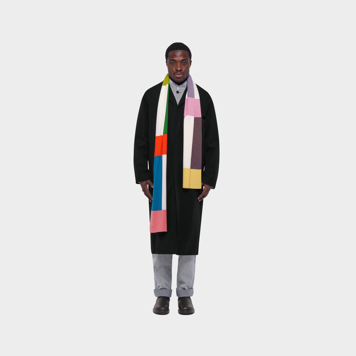 OMEN Schal Tent RR am model