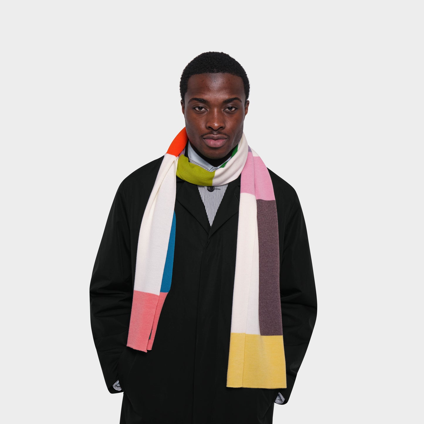 OMEN Schal Tent RR am model