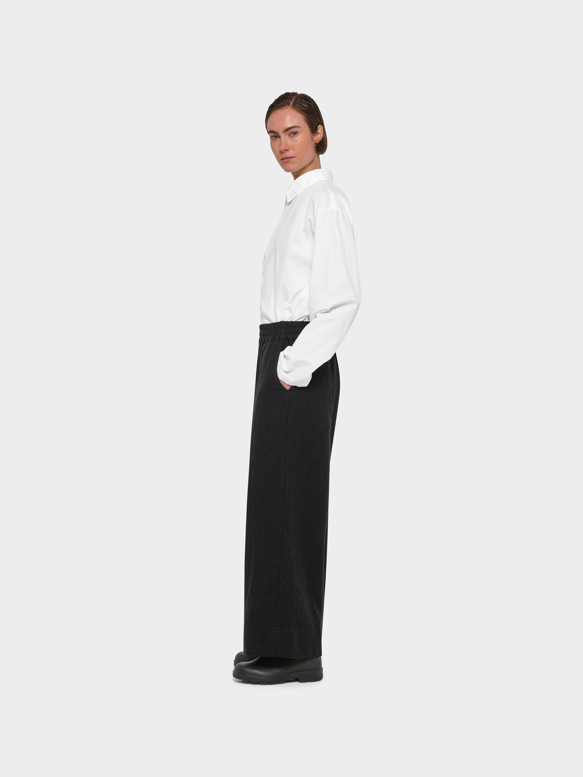 OMEN Hose Helen Redpath am model