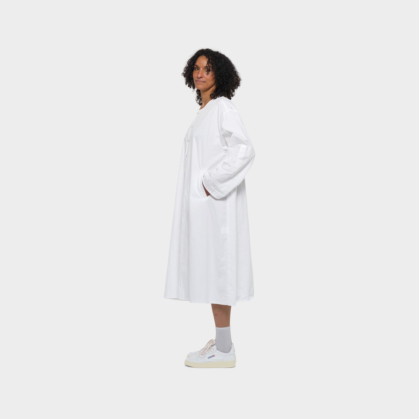 OMEN Kleid Tiara Bombardiere am model
