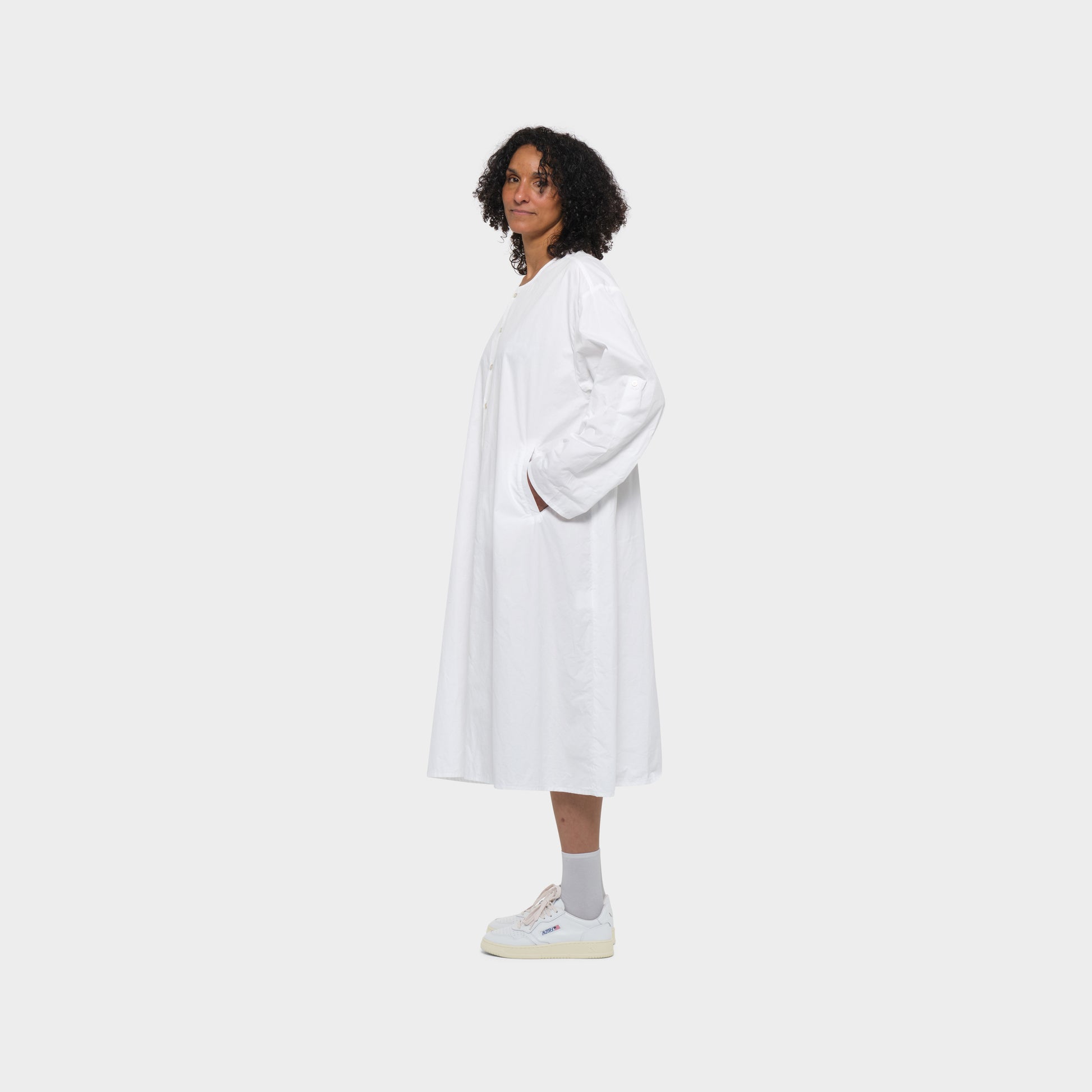 OMEN Kleid Tiara Bombardiere am model