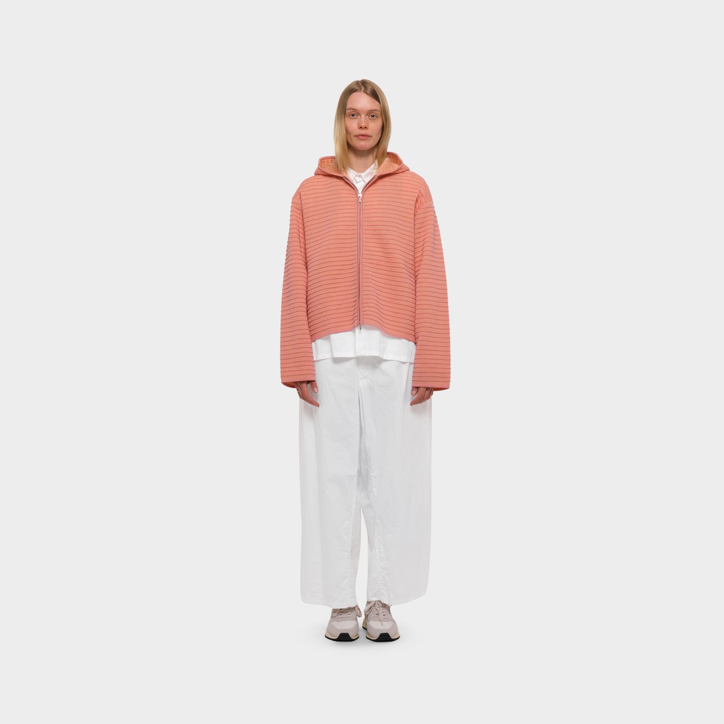 OMEN Strickjacke Philli Grid am model