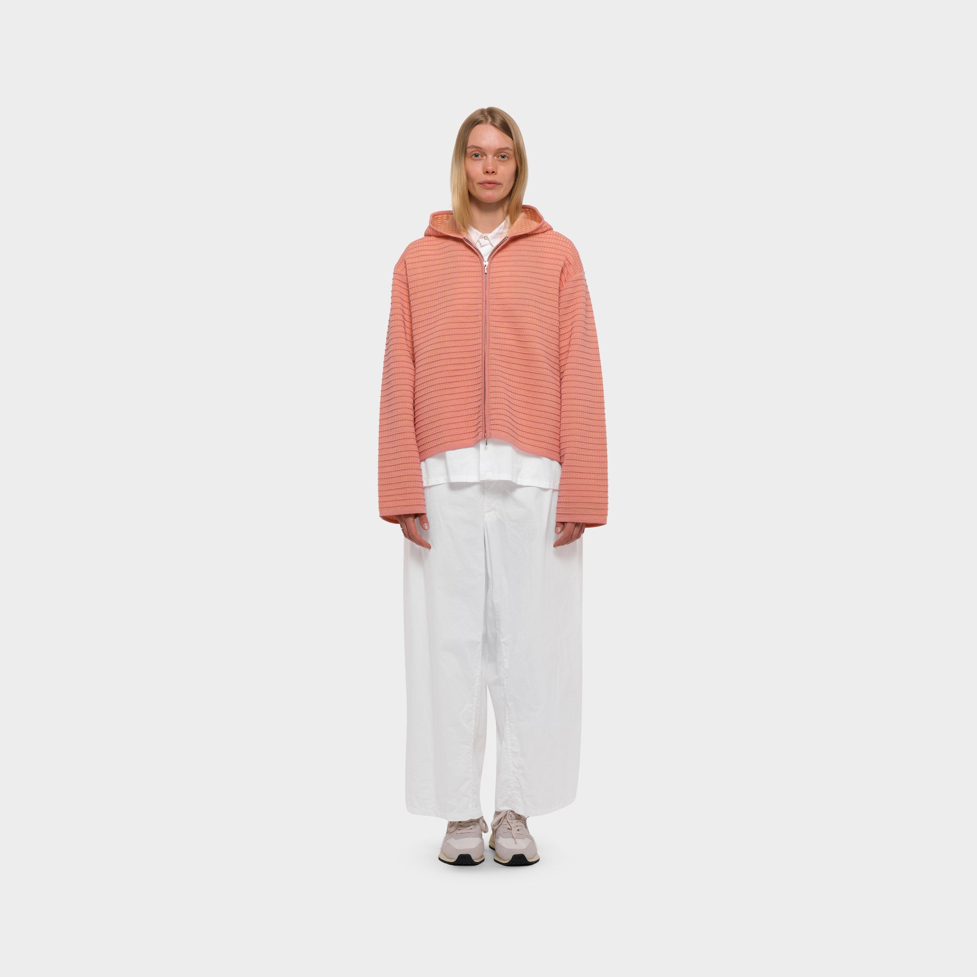 OMEN Strickjacke Philli Grid am model