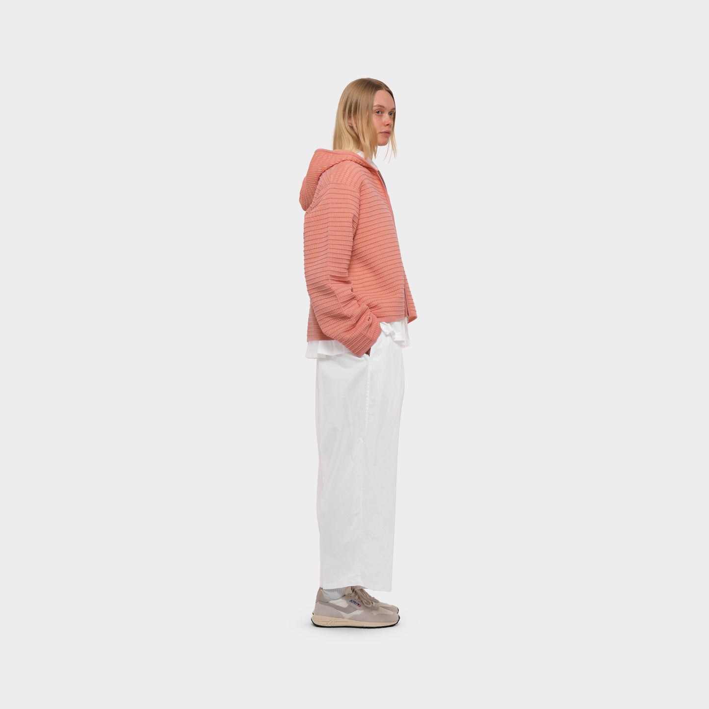OMEN Strickjacke Philli Grid am model