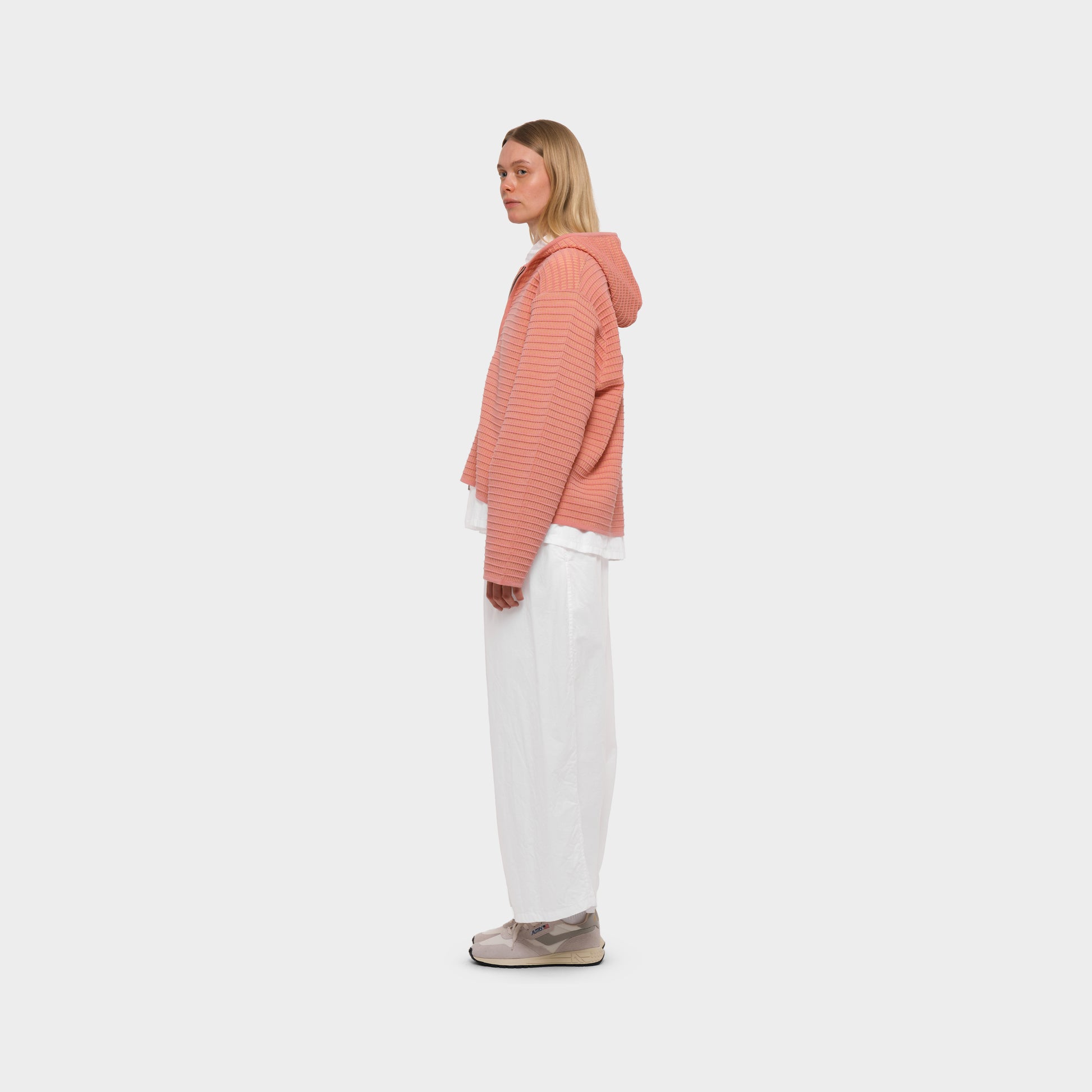 OMEN Strickjacke Philli Grid am model