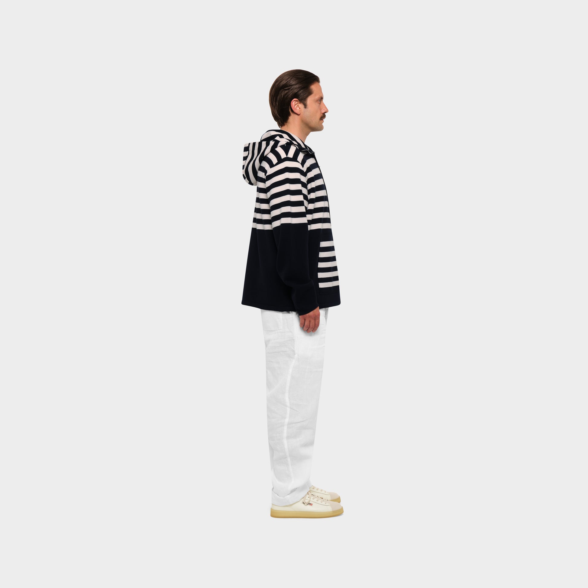 OMEN Pullover Jesse Ringel PS am model