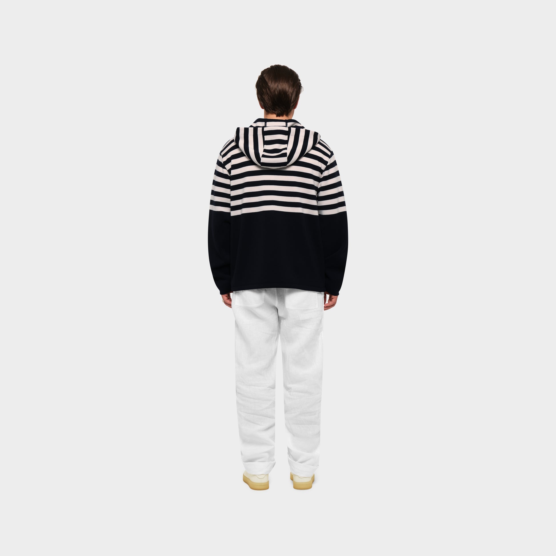 OMEN Pullover Jesse Ringel PS am model