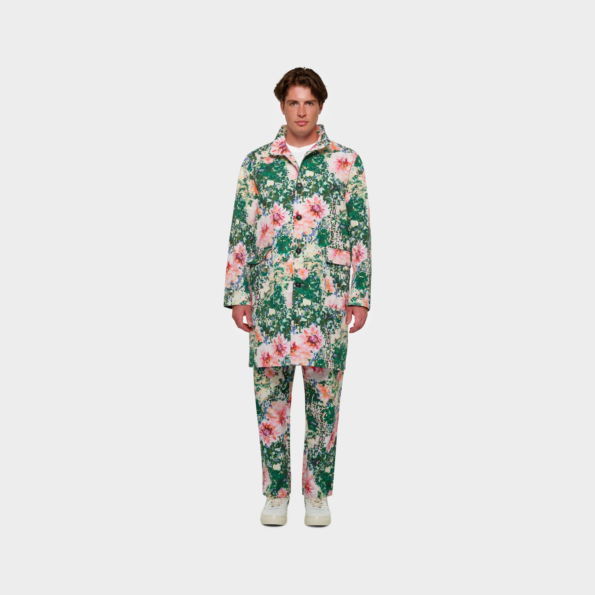OMEN Mantel Kliff Heavy Twill Pixel Blüte am model