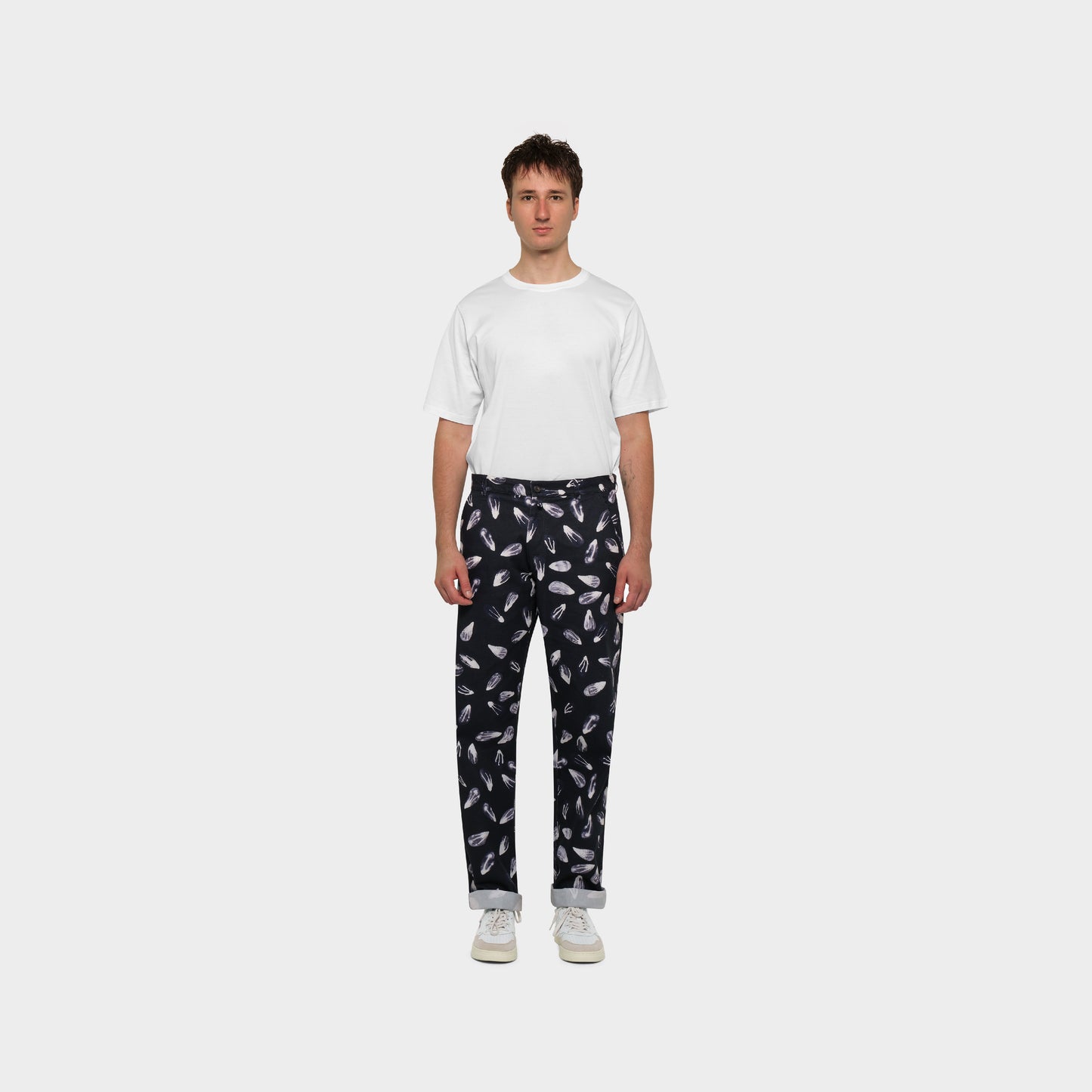 OMEN Hose Harry Heavy Twill Feuerstein am model