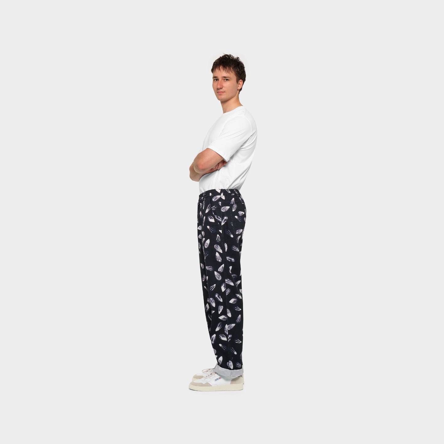 OMEN Hose Harry Heavy Twill Feuerstein am model