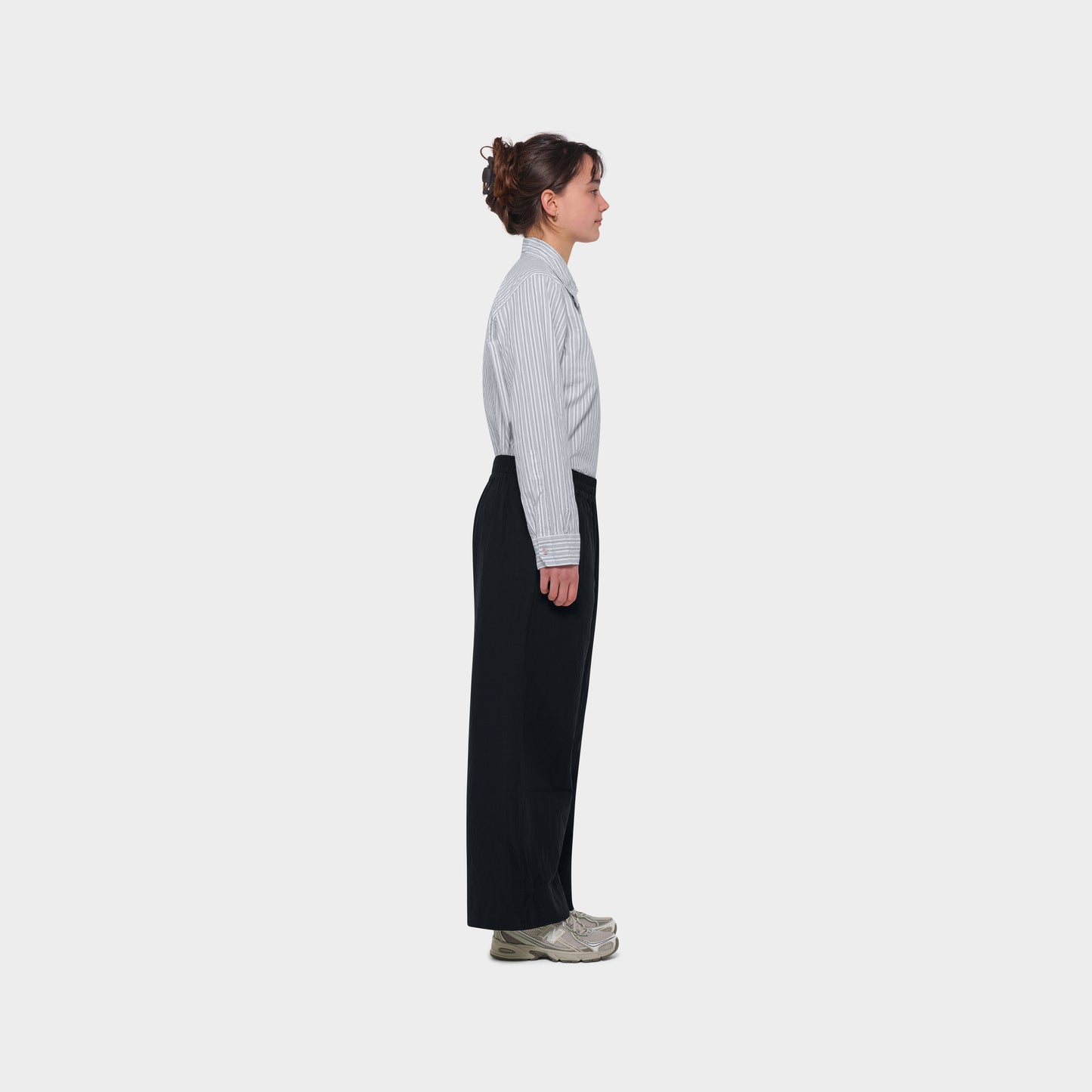 OMEN Hose Helen Claque am model