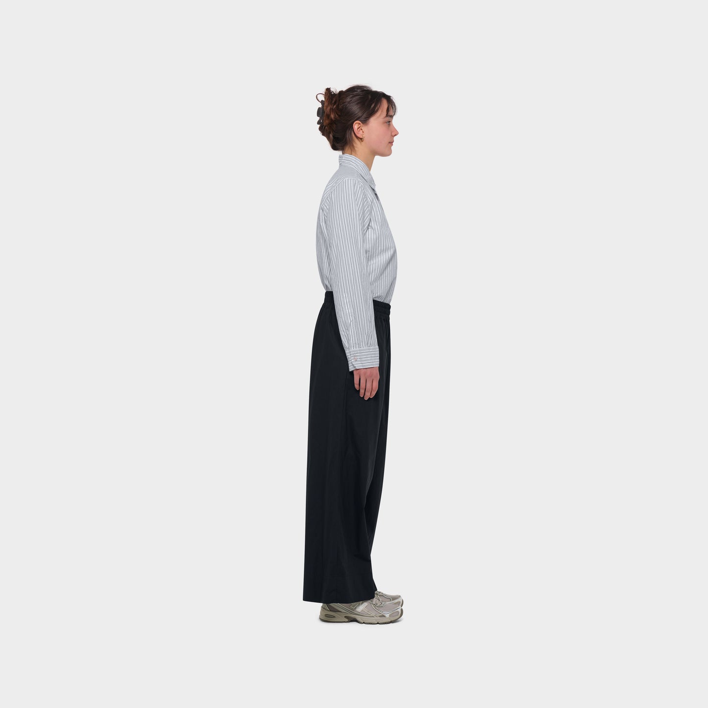 OMEN Hose Helen Agnese am model