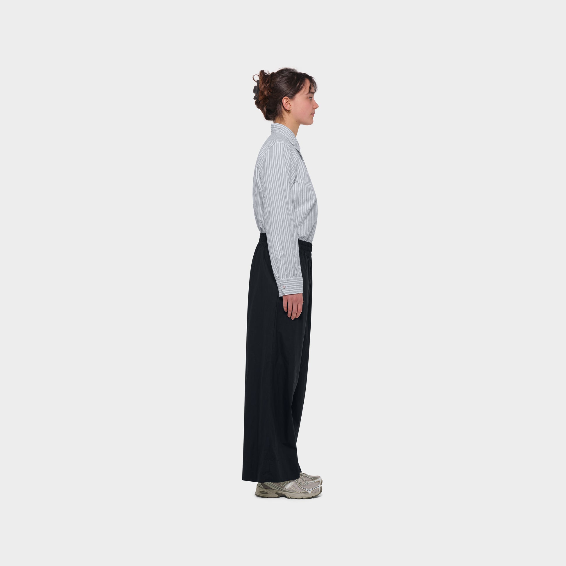 OMEN Hose Helen Agnese am model