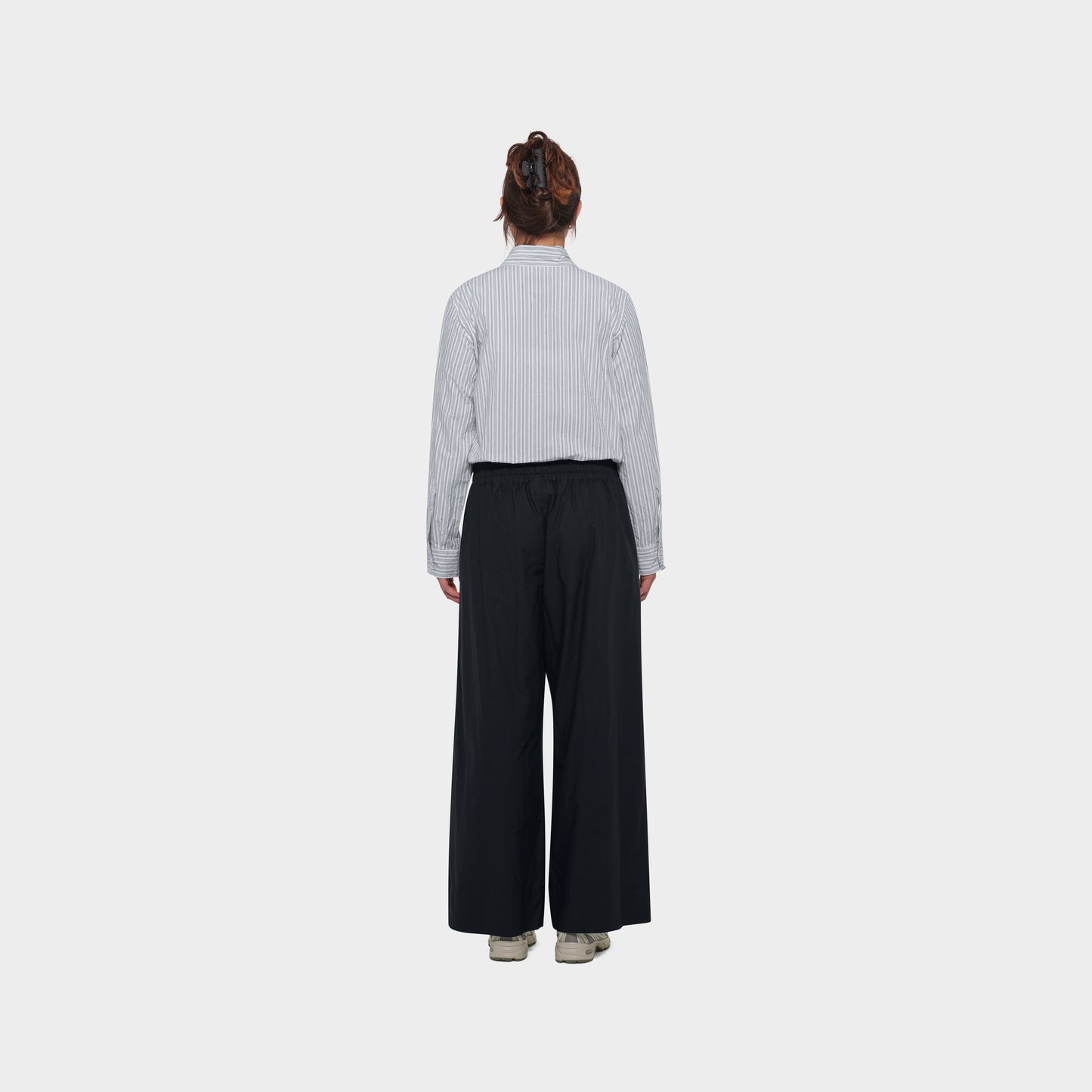 OMEN Hose Helen Agnese am model