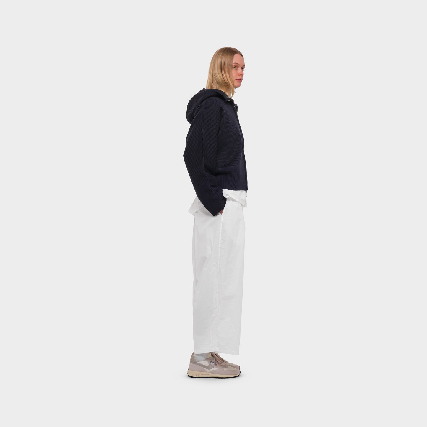 OMEN Strickjacke Sakura Rippe am model