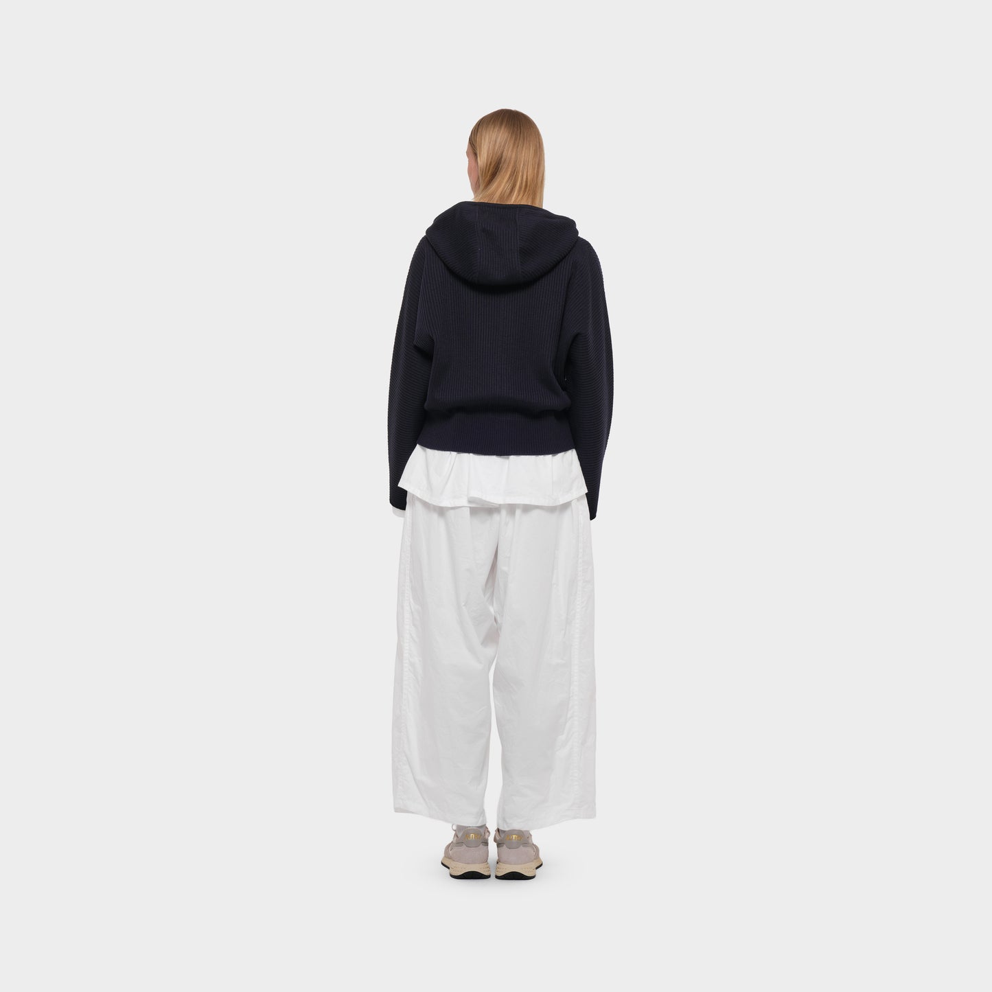 OMEN Strickjacke Sakura Rippe am model