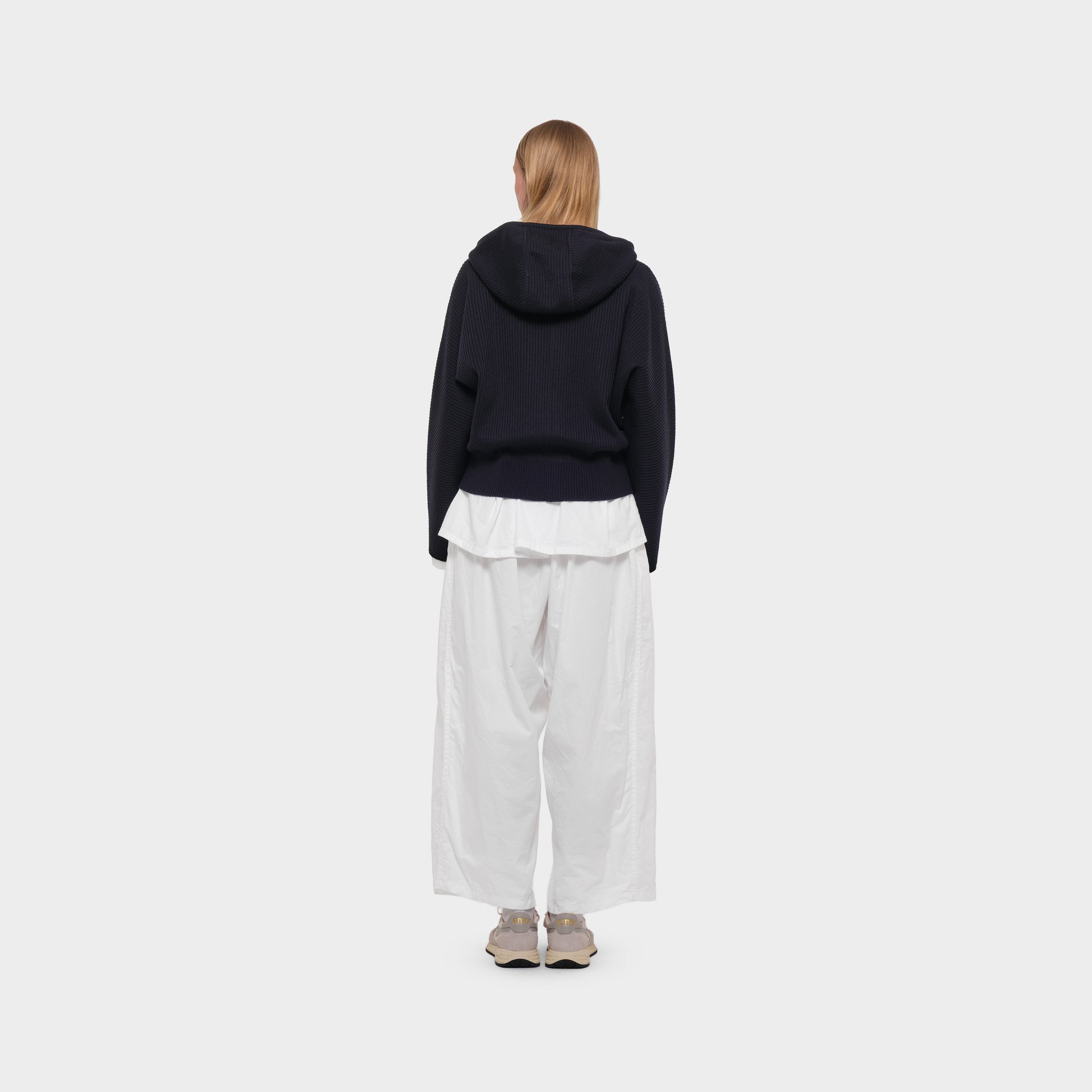 OMEN Strickjacke Sakura Rippe am model